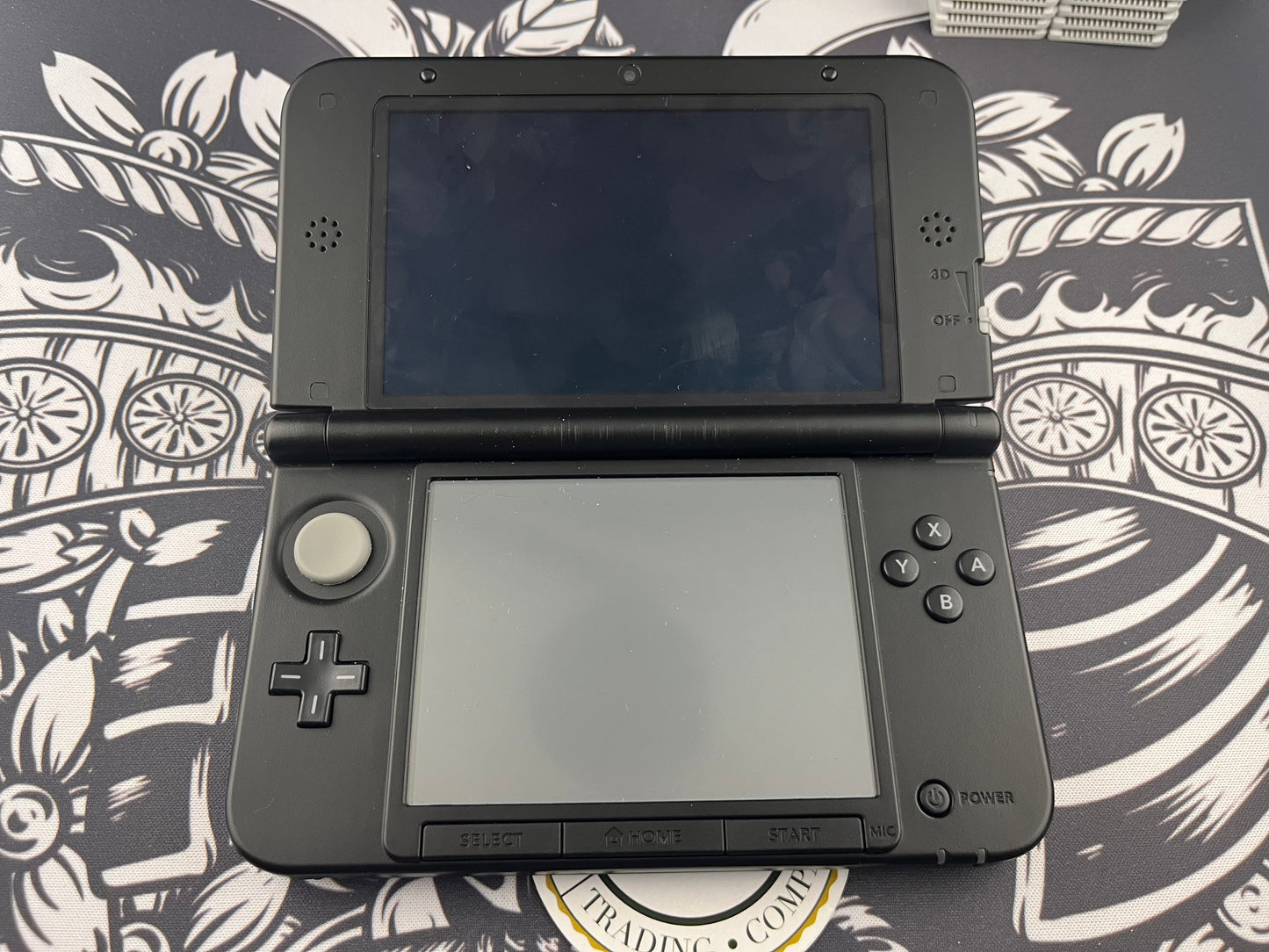 Black and Blue 3DS XL Loose with 11 Games