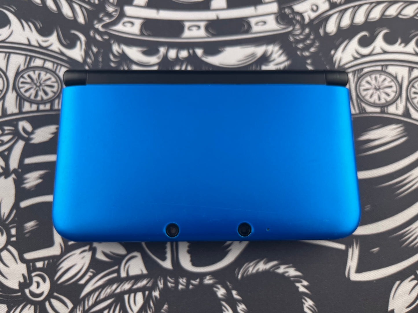 Black and Blue 3DS XL Loose with 11 Games