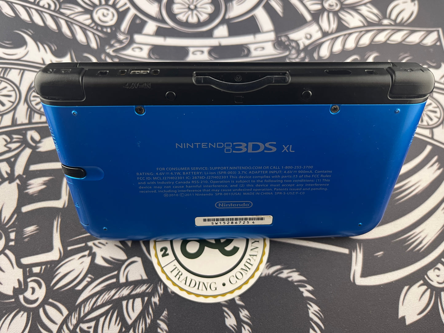 Black and Blue 3DS XL Loose with 11 Games