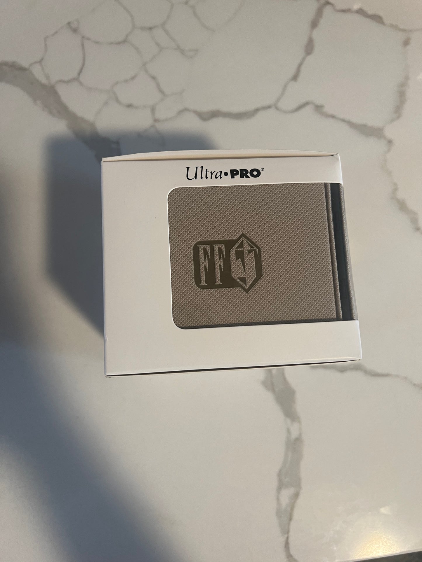 Ultra-Pro MTG Final Fantasy Alcove Edge Deck Box - Cloud