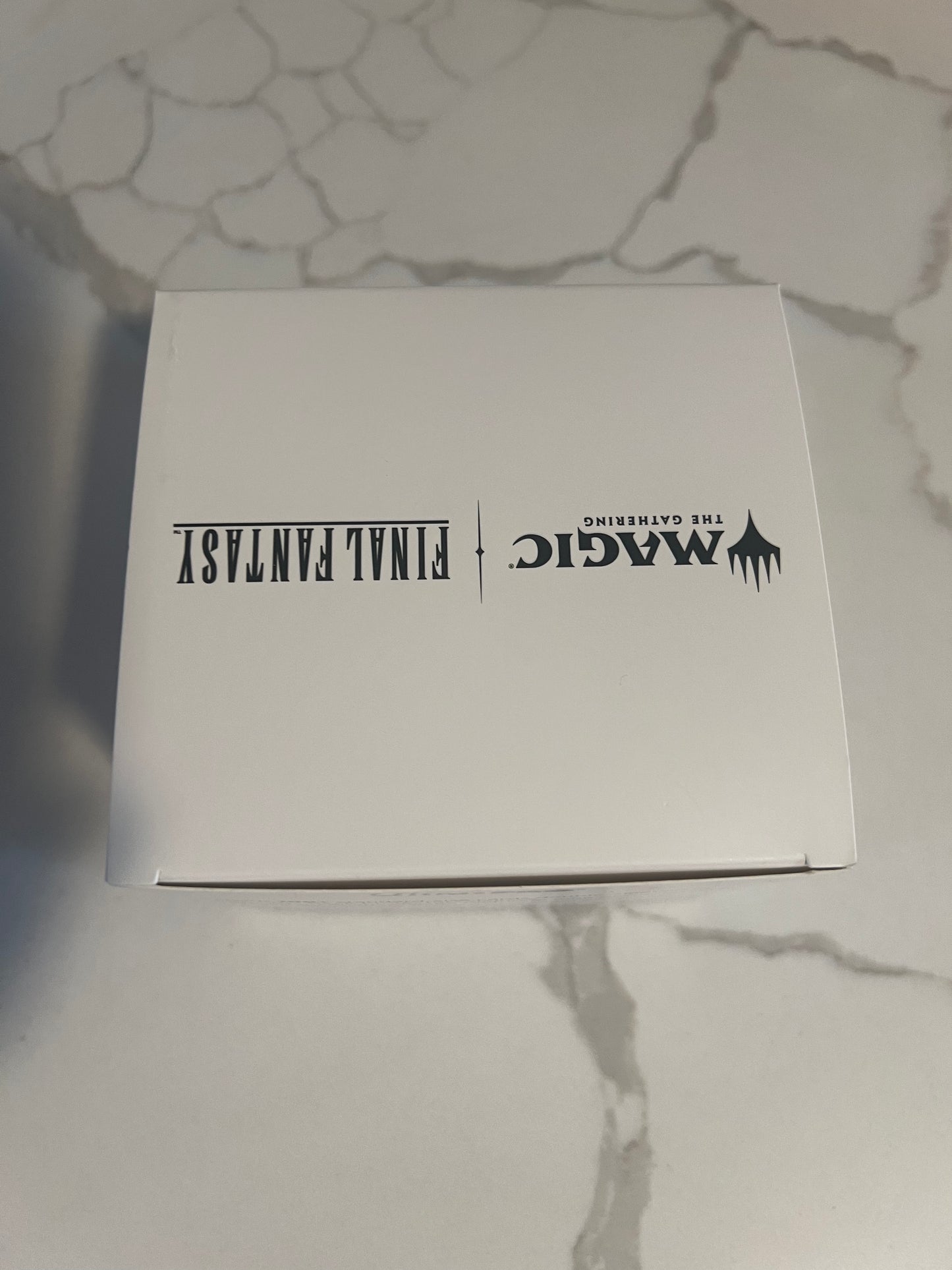 Ultra-Pro MTG Final Fantasy Alcove Edge Deck Box - Cloud