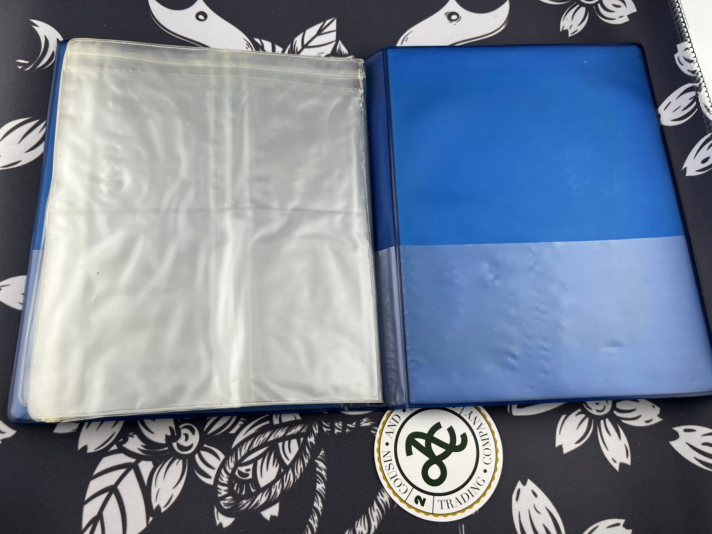 Blue OEM Nintendo Gameboy Cartridge Book Holder Case Folio Binder Holds 16 (broken latch)