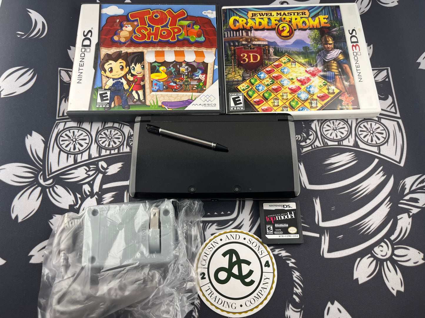 Cosmo Black 3DS loose with 3 games