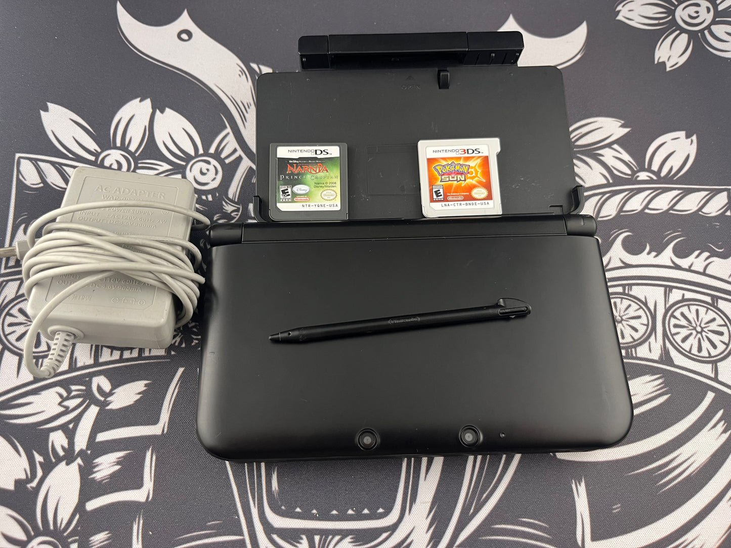 Black 3DS XL With 2 games