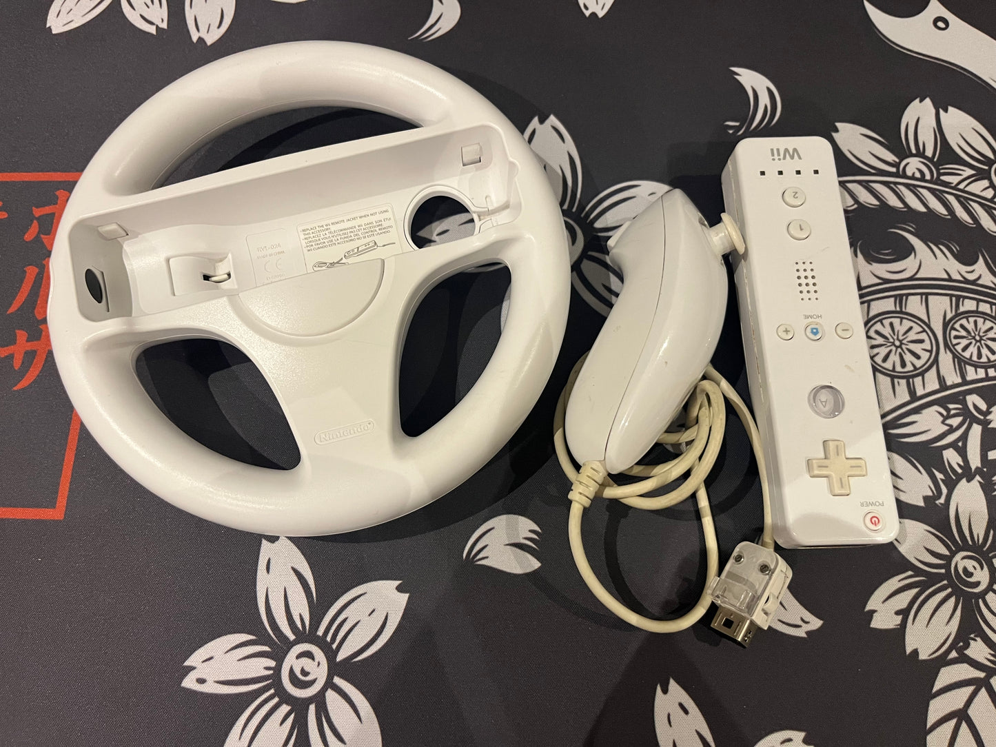 White Wii with 4 games