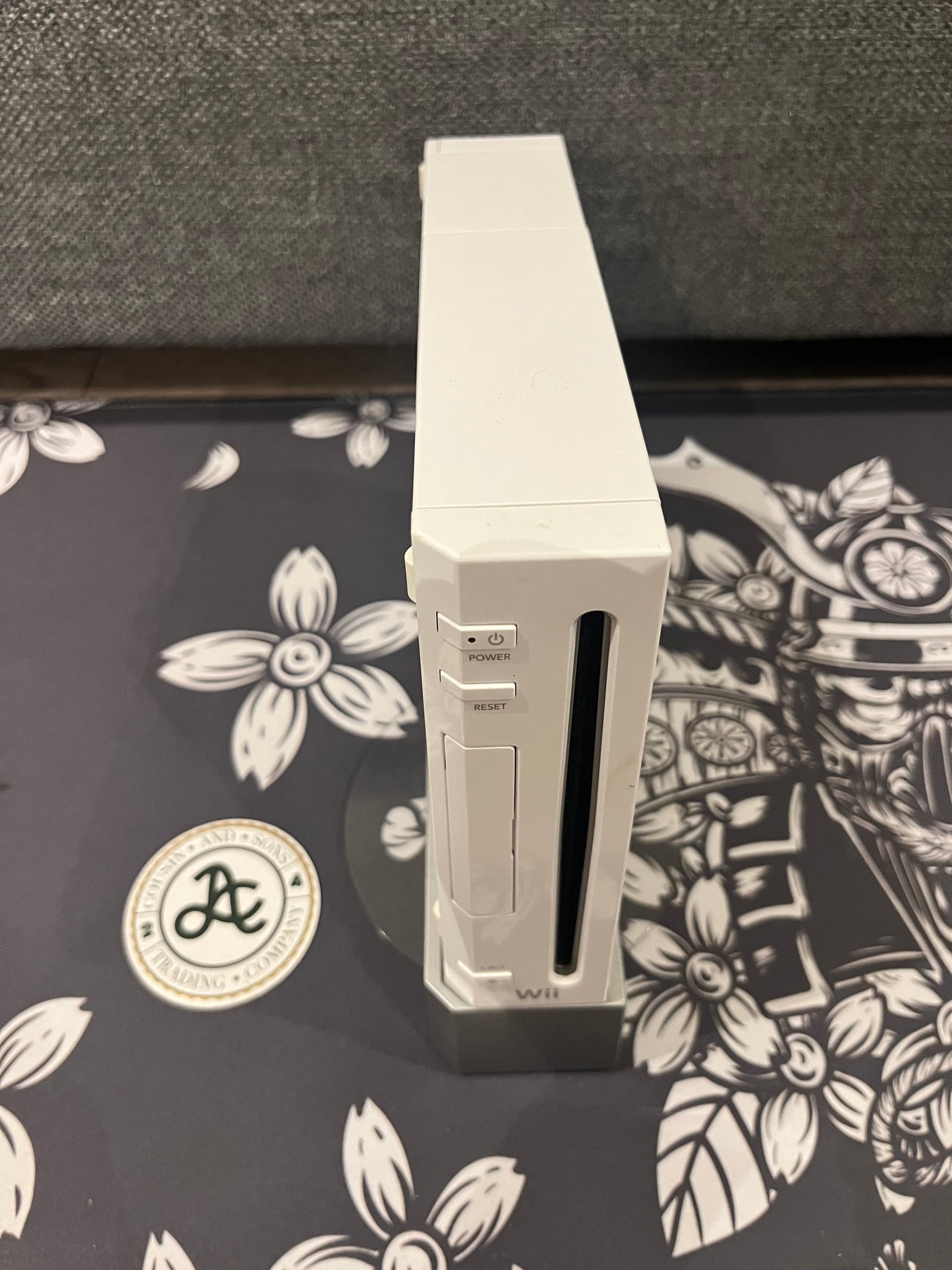 White Wii with 4 games