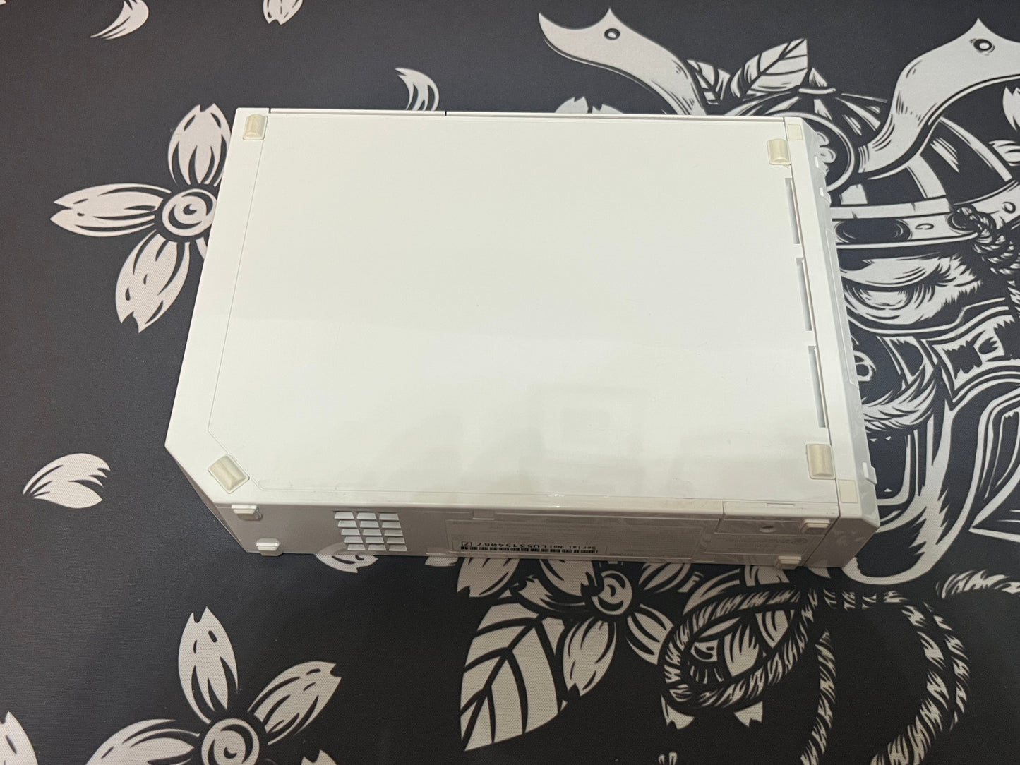 White Wii with 4 games