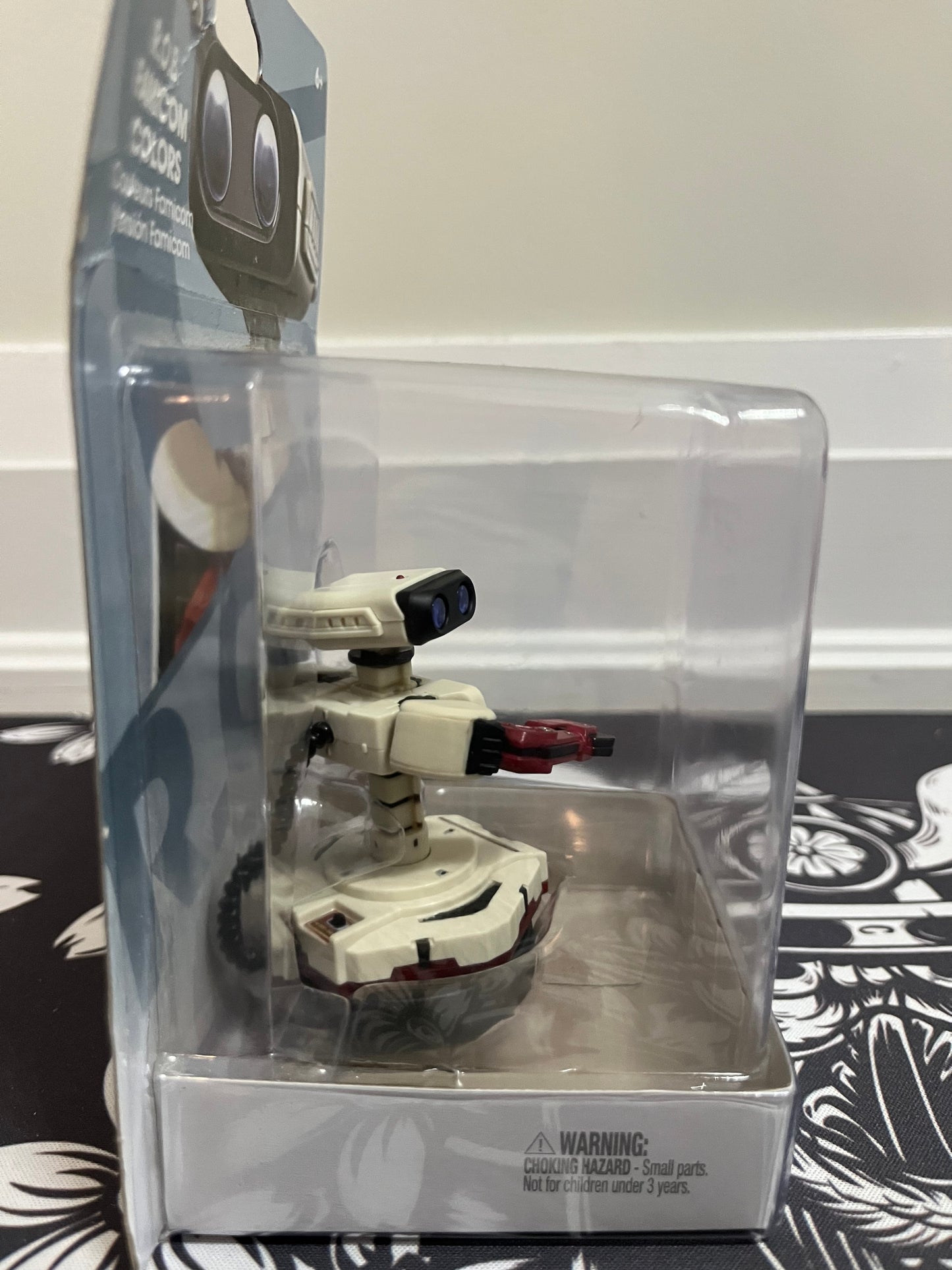 ROB Amiibo (Super Smash Bros.) R.O.B. Famicom Colors US Version - New In Box NIB