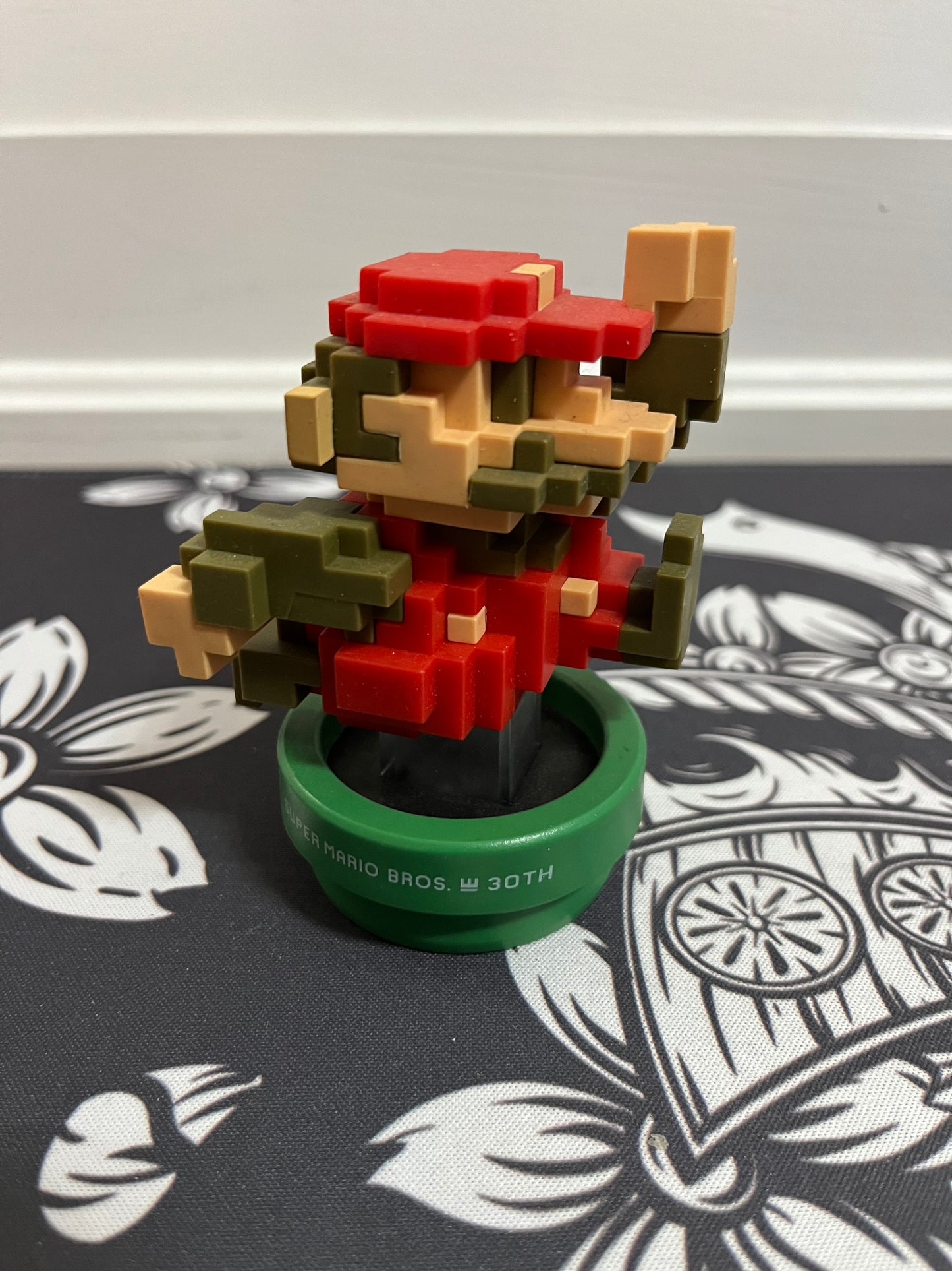 Nintendo Super Smash Bros Amiibo 30th Classic Color Mario WiiU 3DS