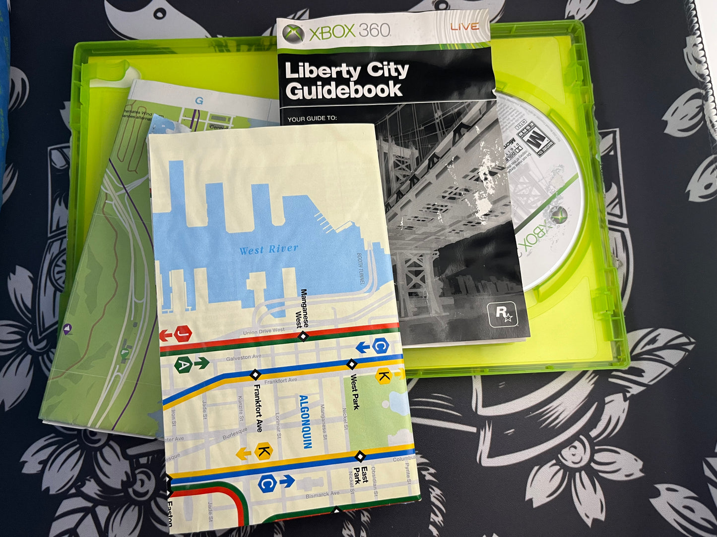 Grand Theft Auto IV Xbox 360 CIB (Dmg)