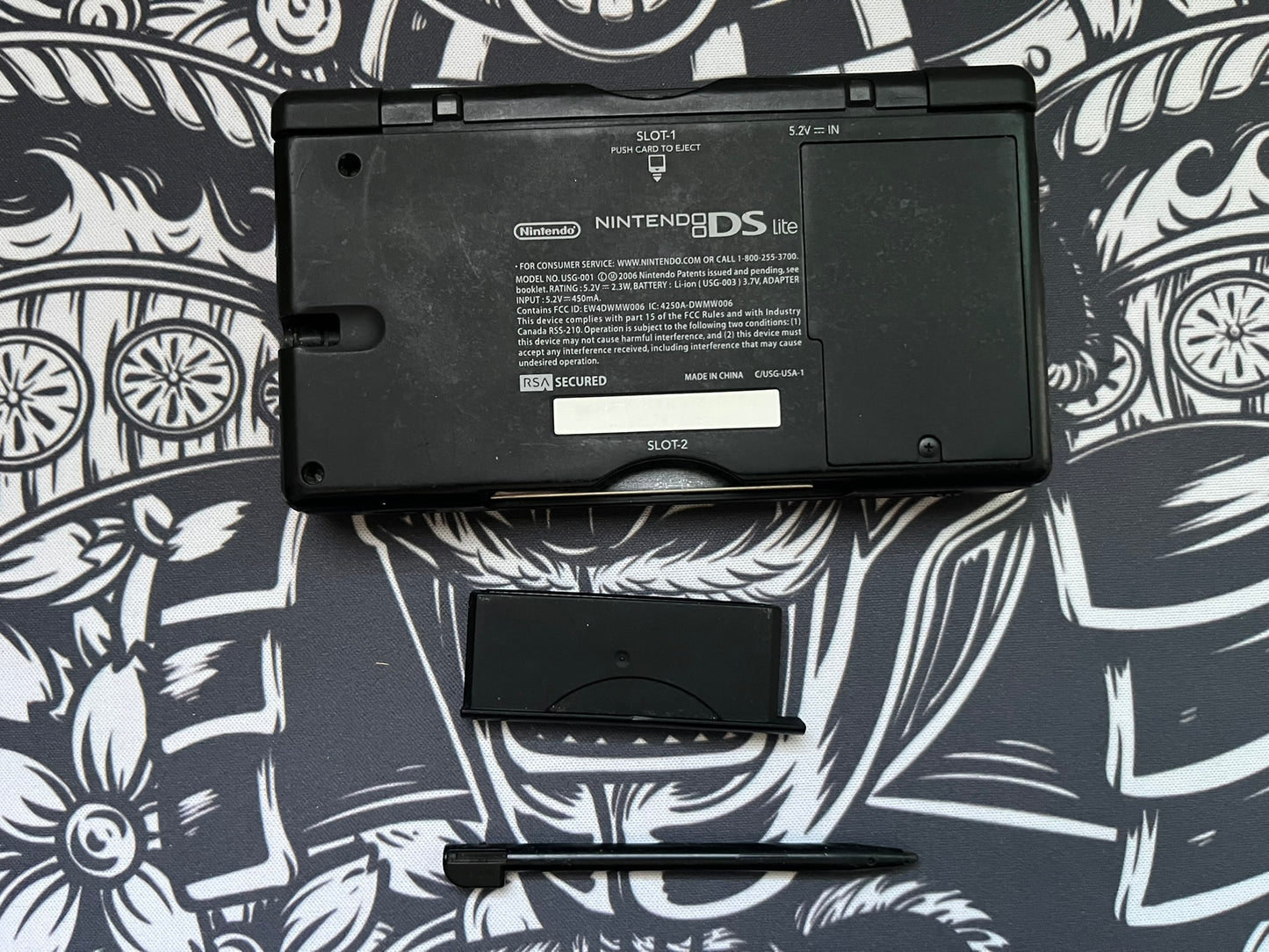DS Lite (Red) Bundle