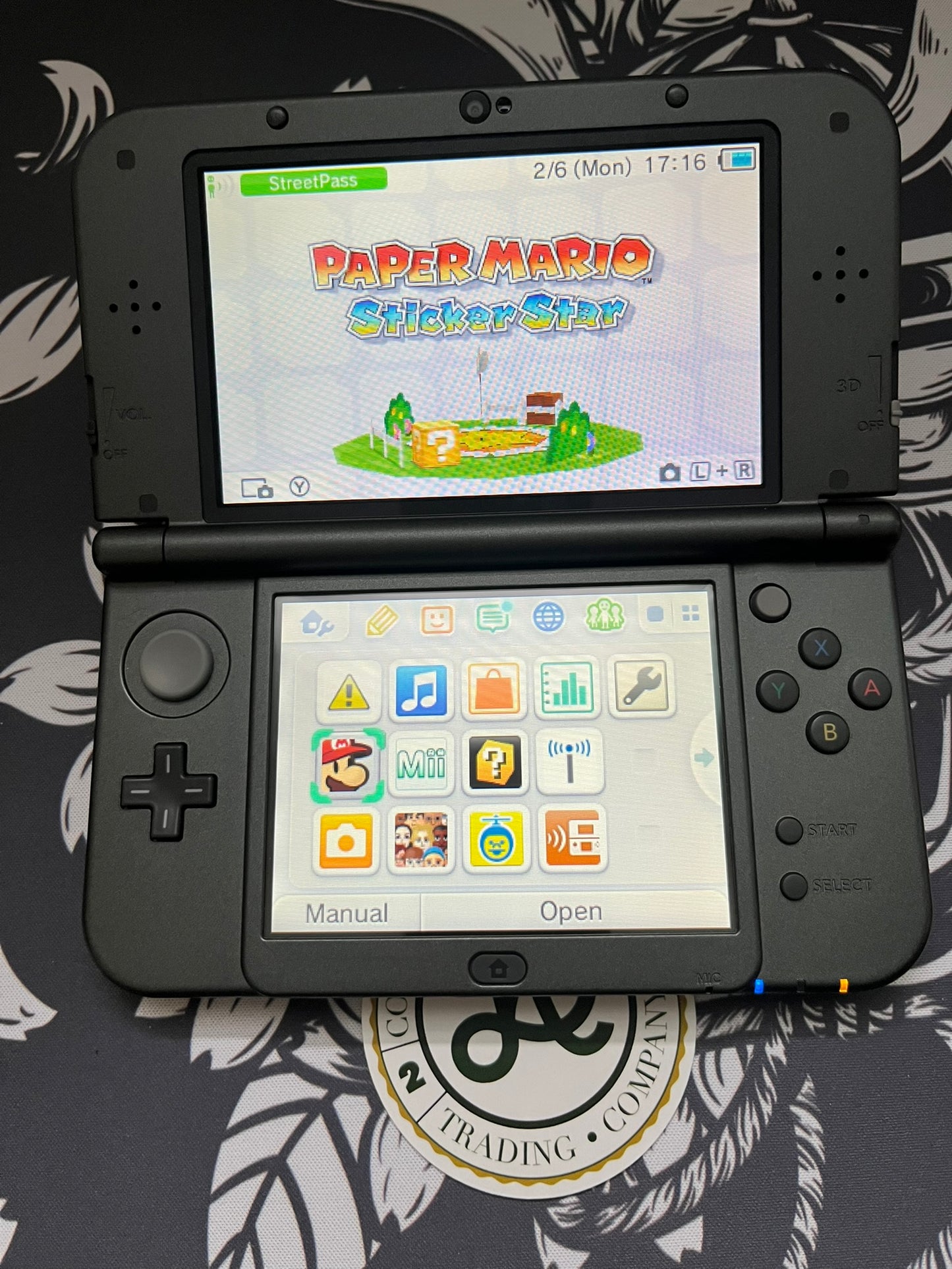 New Nintendo 3DS XL Black Bundle 6 games + Mario Carrying Bag