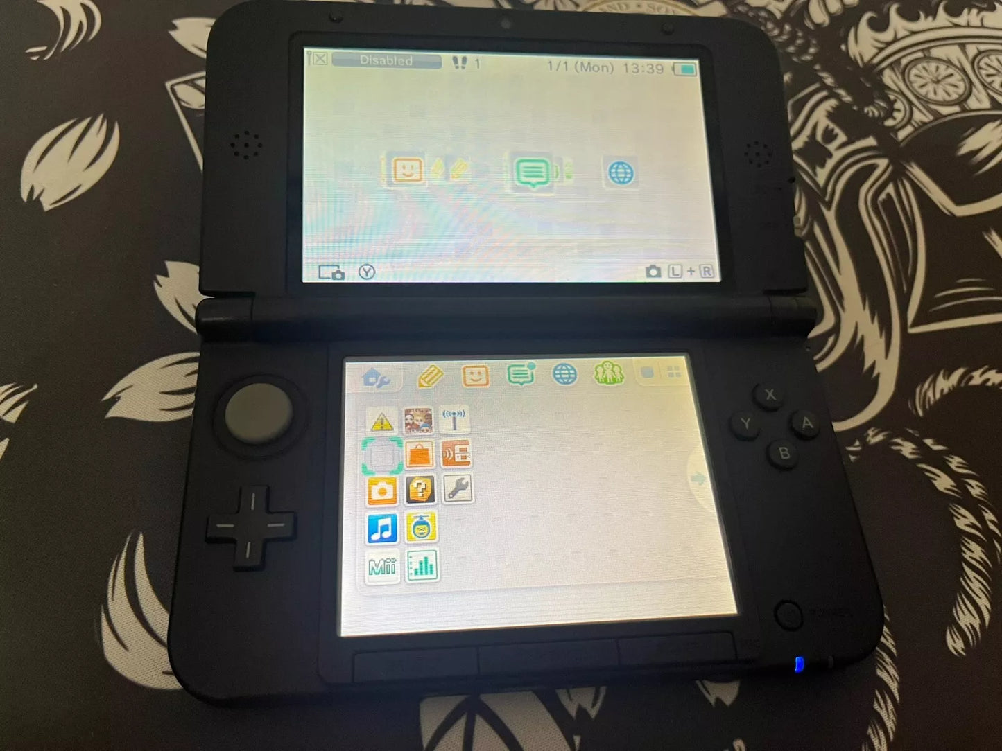 Nintendo New 3DS XL 4GB Handheld Gaming System Black + 2 Games - See Description