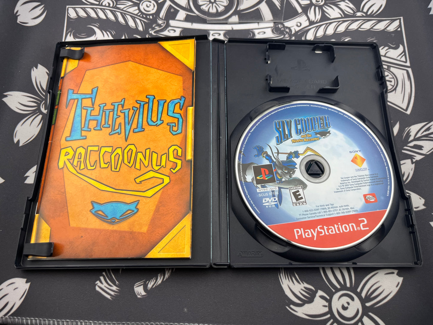 Sly Cooper and the Thievius Racconus Greatest Hits PS2 CIB