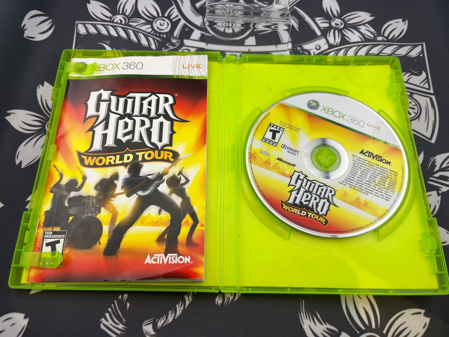 Guitar Hero World Tour Xbox 360 CIB (not for resale version)