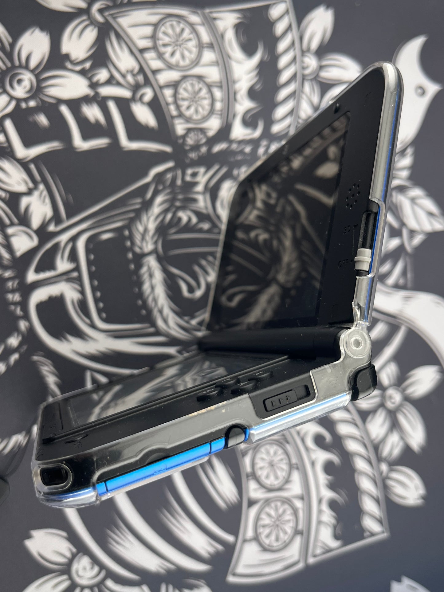Black and Blue 3DS XL Loose with 5 Games