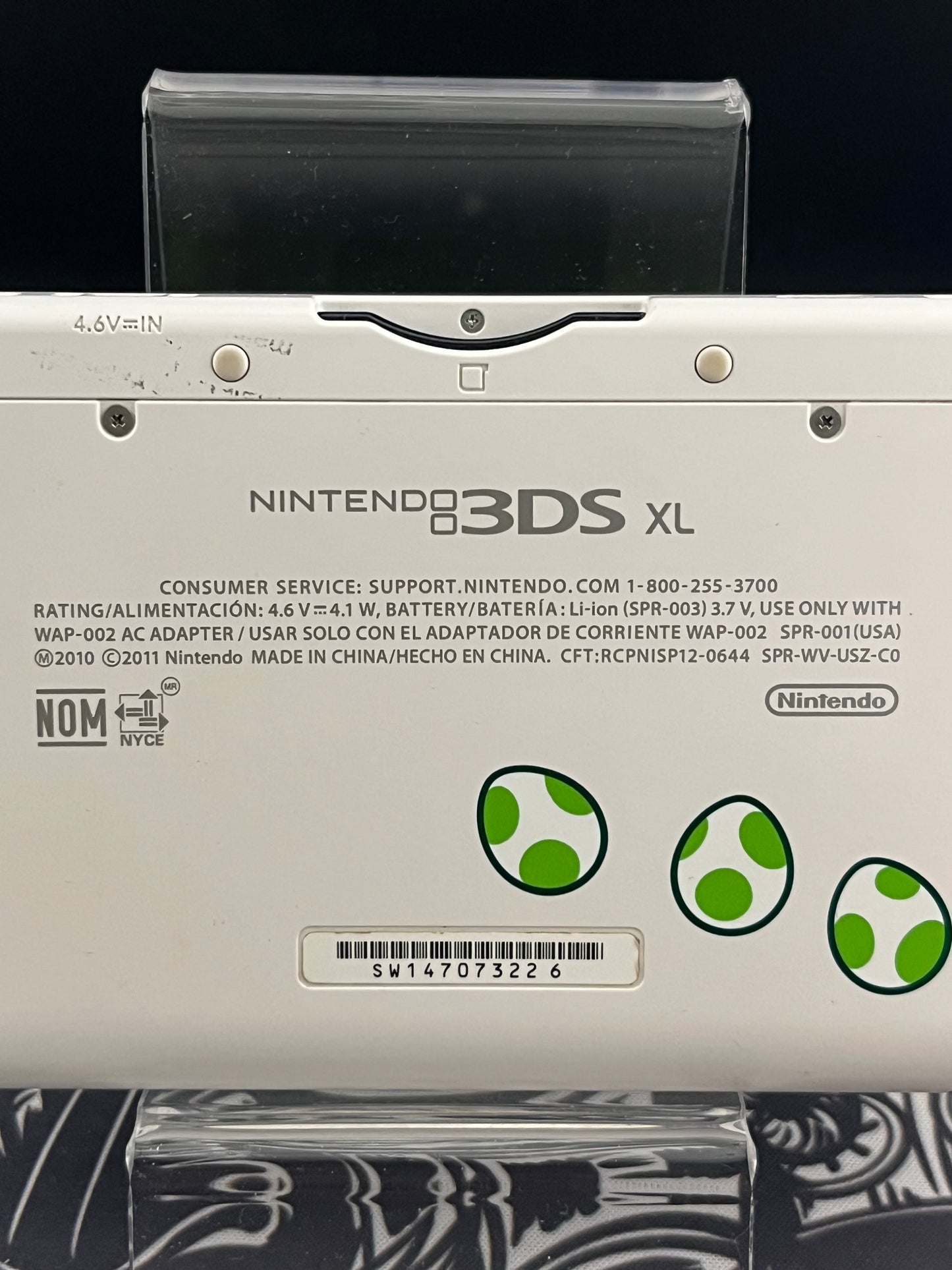 Nintendo 3DS XL Yoshi Special Edition Green White Handheld Console w/ Charger (small hinge crack)