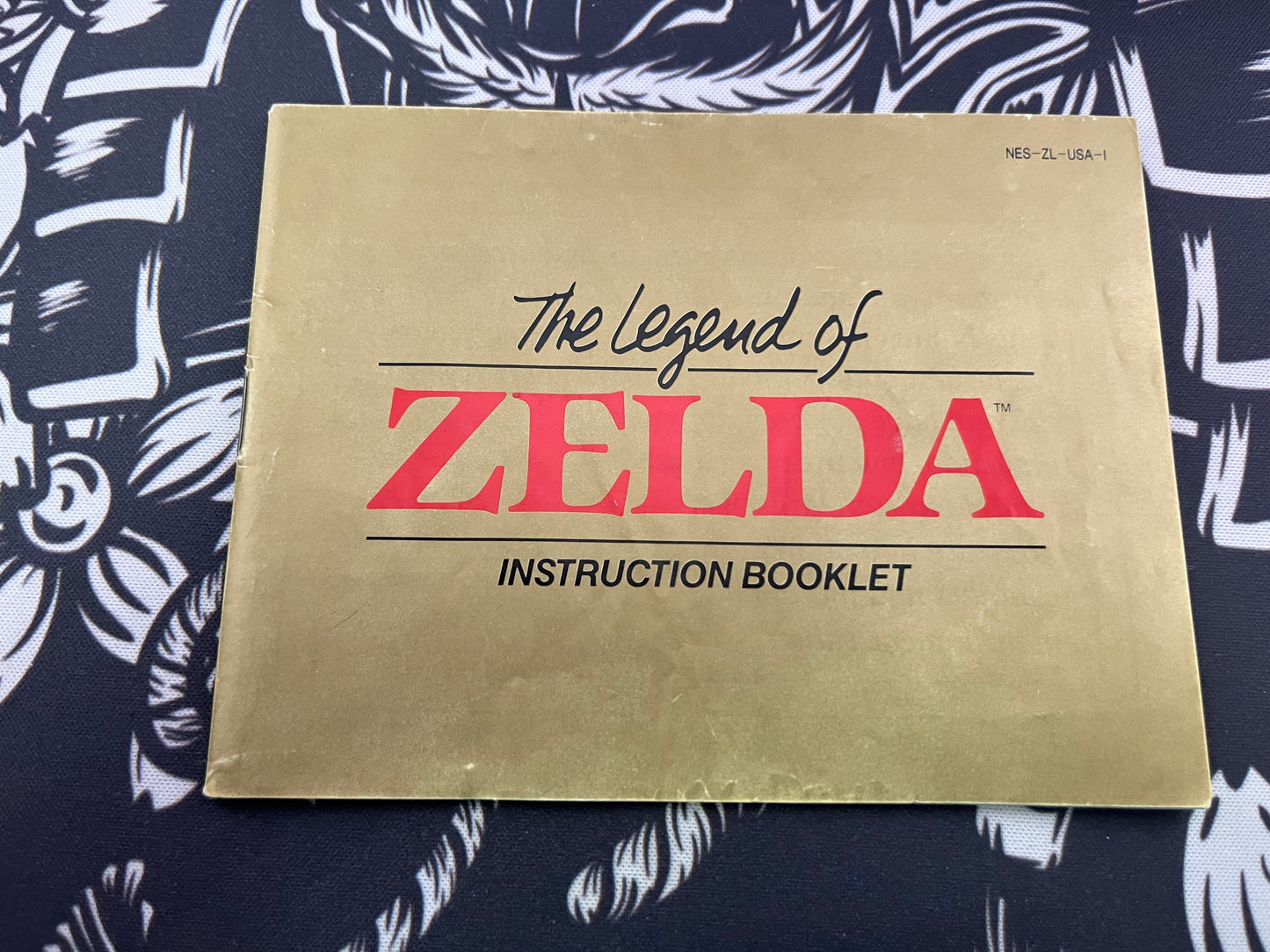 The Legend of Zelda (1987) Gold NES CIB + Map