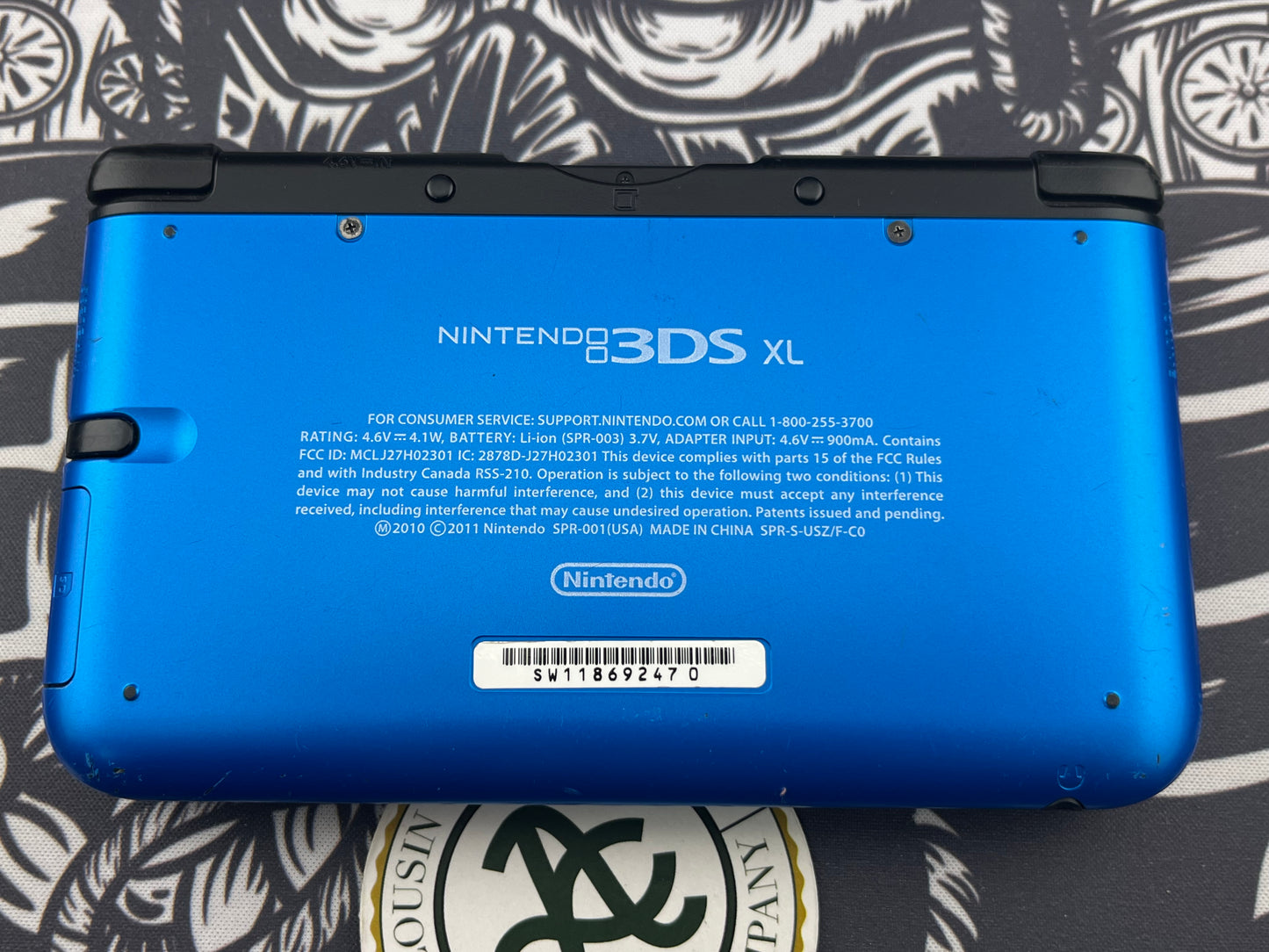 Black and Blue 3DS XL Loose with 4 Games