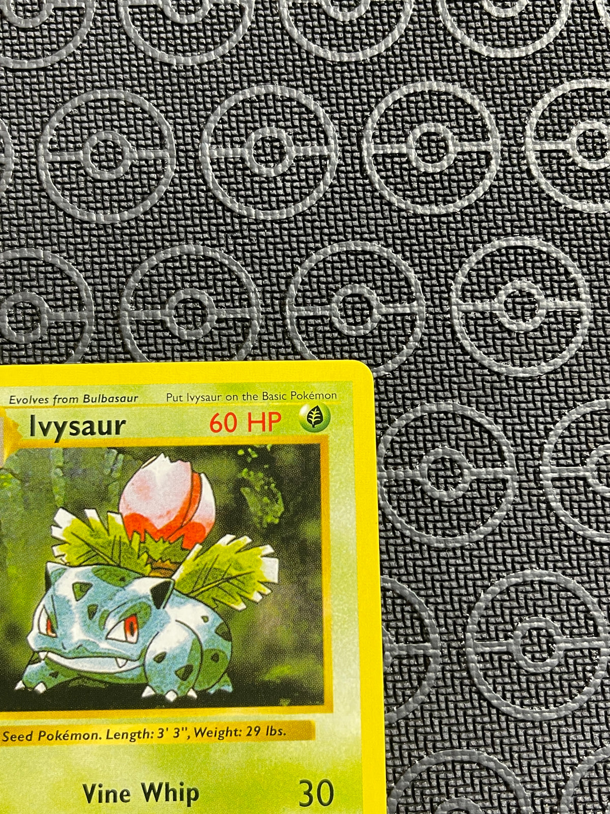 Ivysaur- 1st Edition Shadowless Base Set 30/102  NM