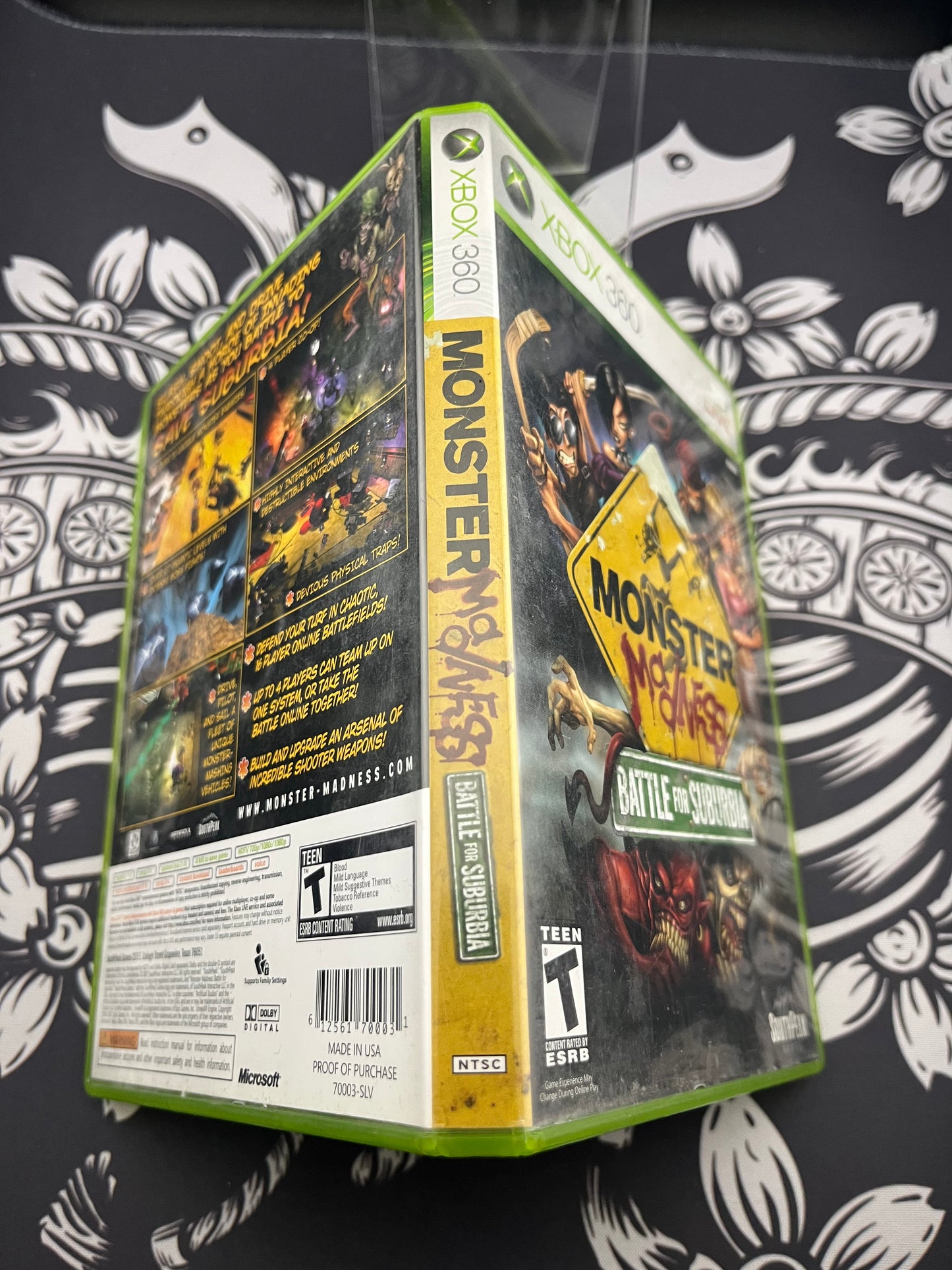 Monsters Madness Battle of Suburbia Xbox 360 CIB
