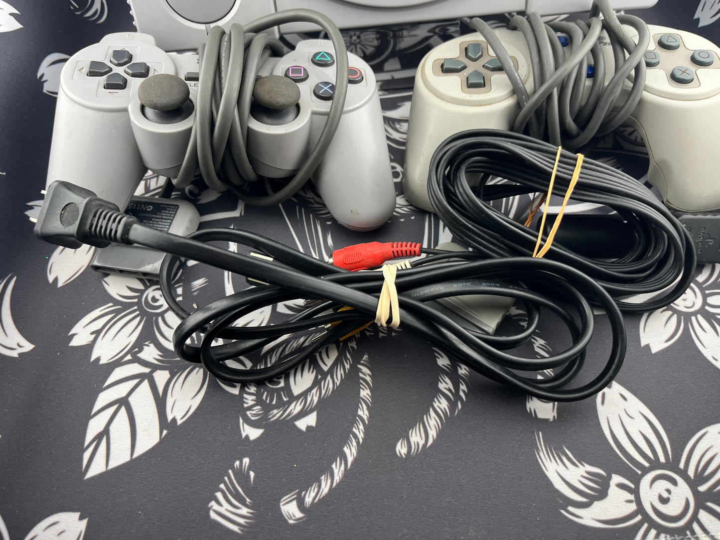 Sony PlayStation PS1 Original Console Grey 2 controllers + Cords SCPH-9001