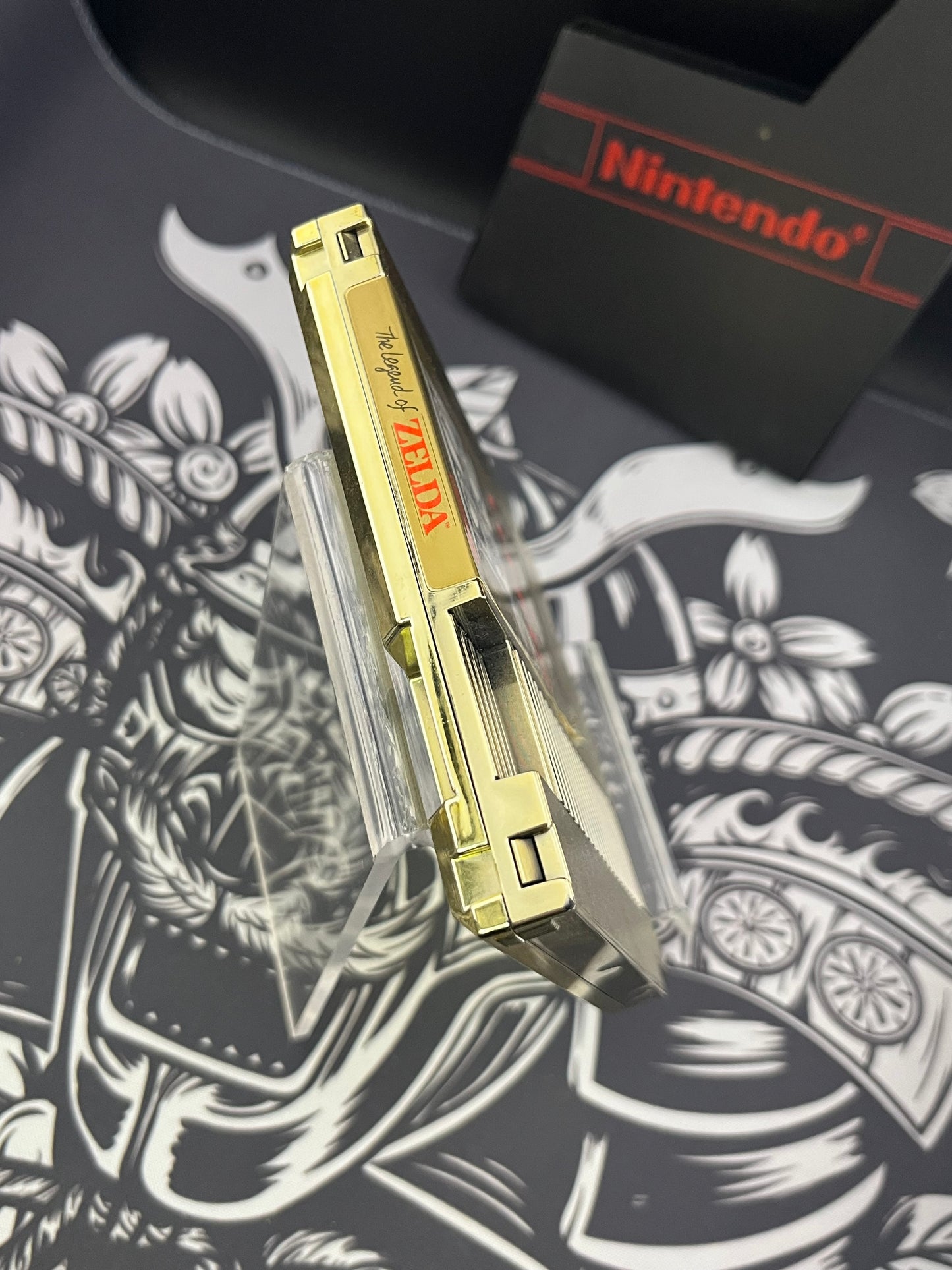 The Legend of Zelda (1987) Gold NES CIB + Map