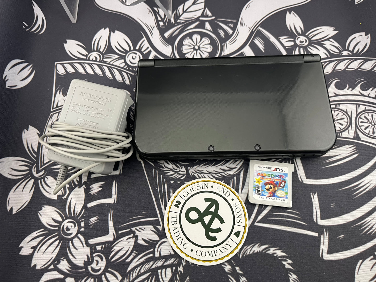 “New” Nintendo 3DS XL black plus mario party 3ds