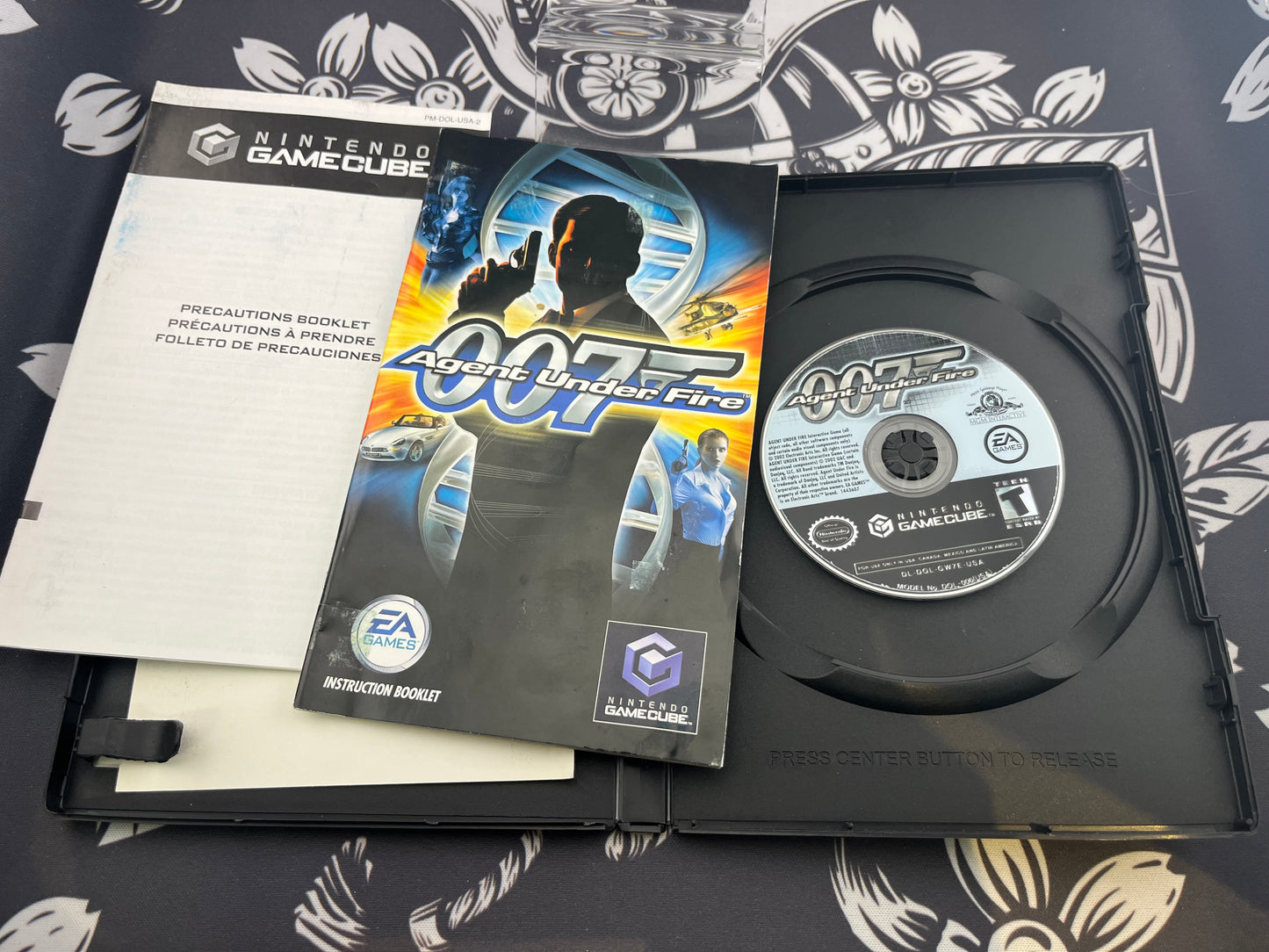 007 Agent Under Fire Player Choice GameCube CIB