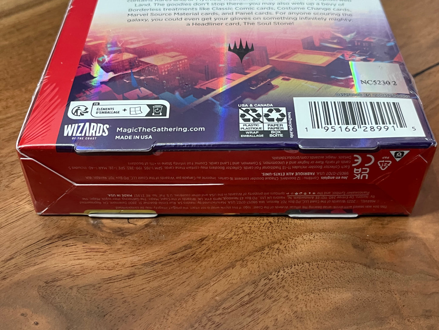 Marvel Spiderman Magic the Gathering Collectors Booster Box Small Dent