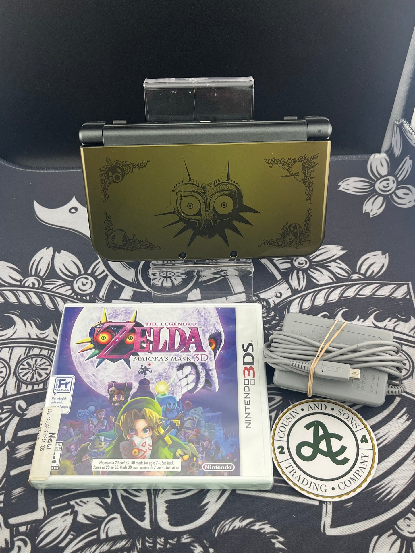 ‘New’ Nintendo 3DS XL Majora's Mask Limited Edition Nintendo 3DS + Sealed Major’s mask Game + Original Charger