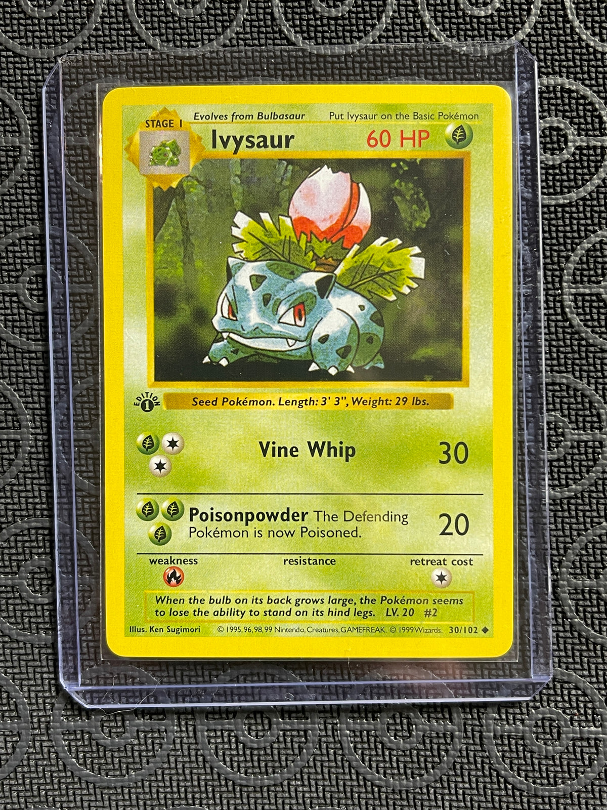 Ivysaur- 1st Edition Shadowless Base Set 30/102  NM