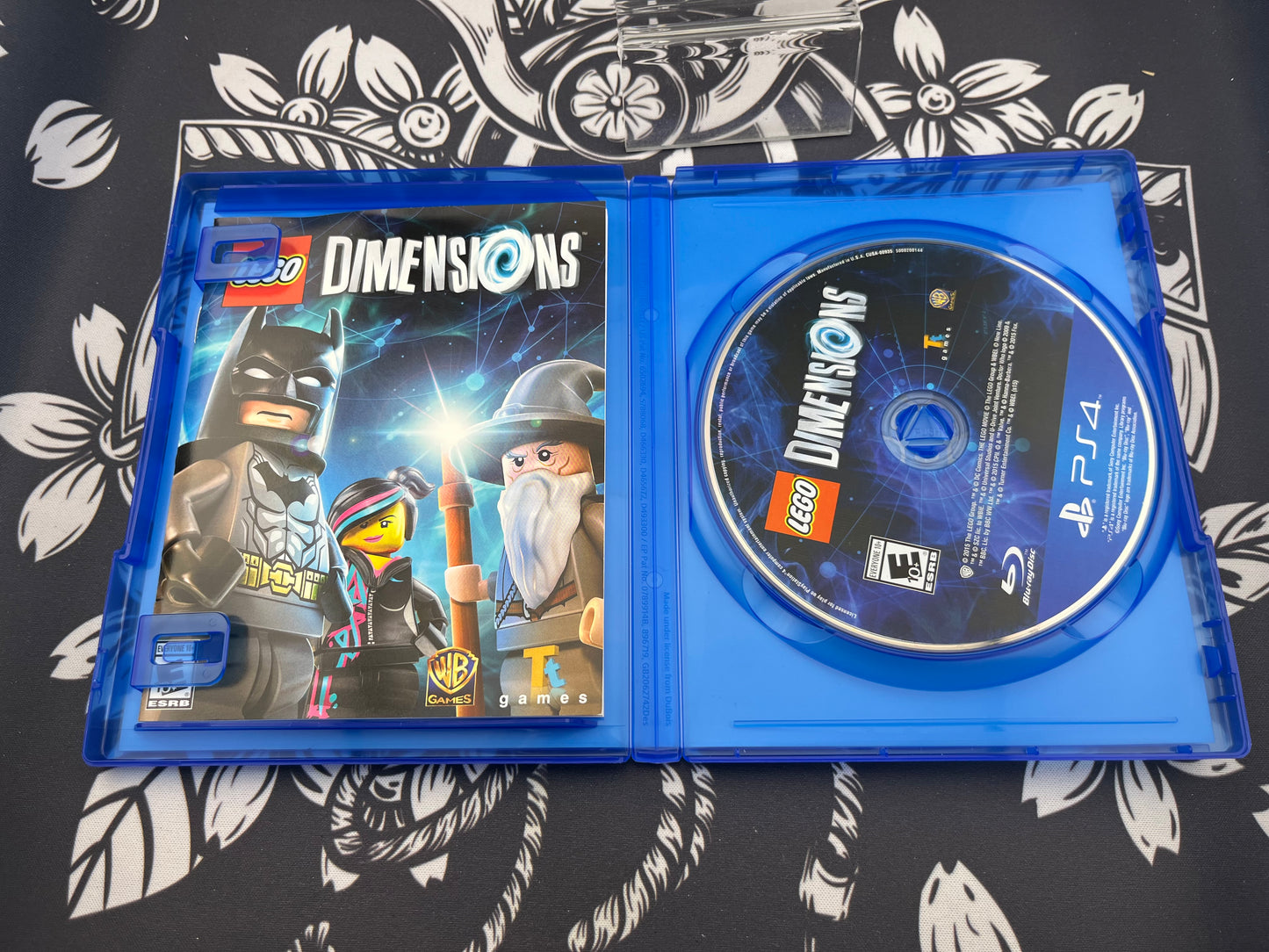Lego Dimensions PS4 CIB with portal and Misc