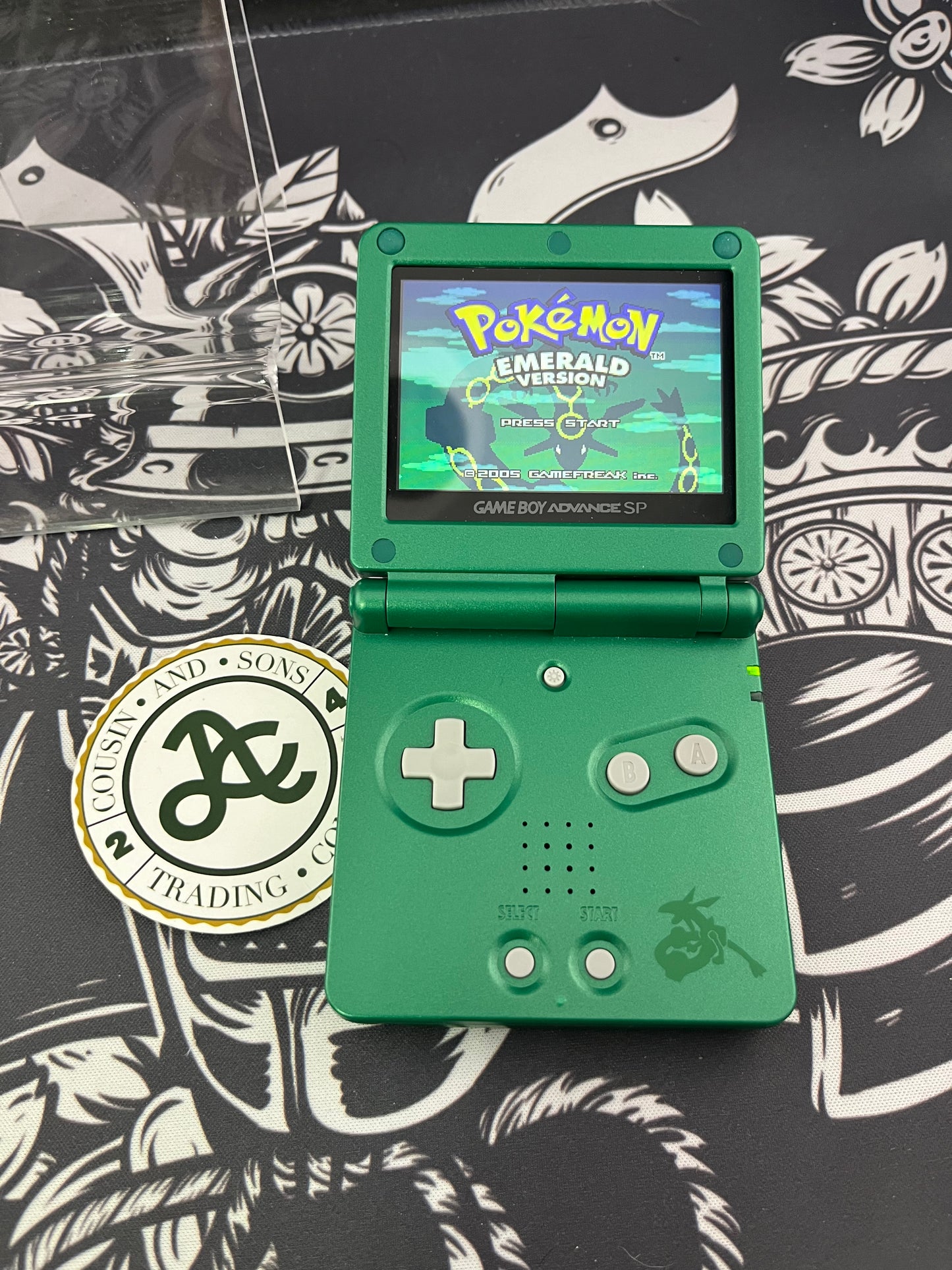 Pokémon Emerald GBA (okay label)