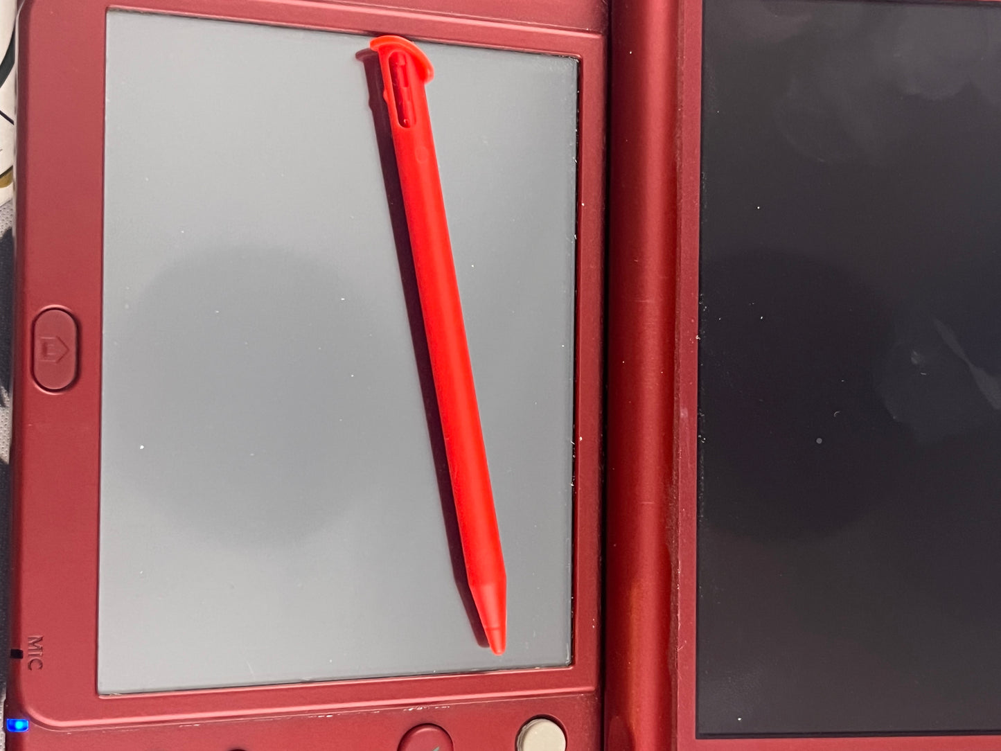 New Nintendo 3DS Xl Red with 3 games