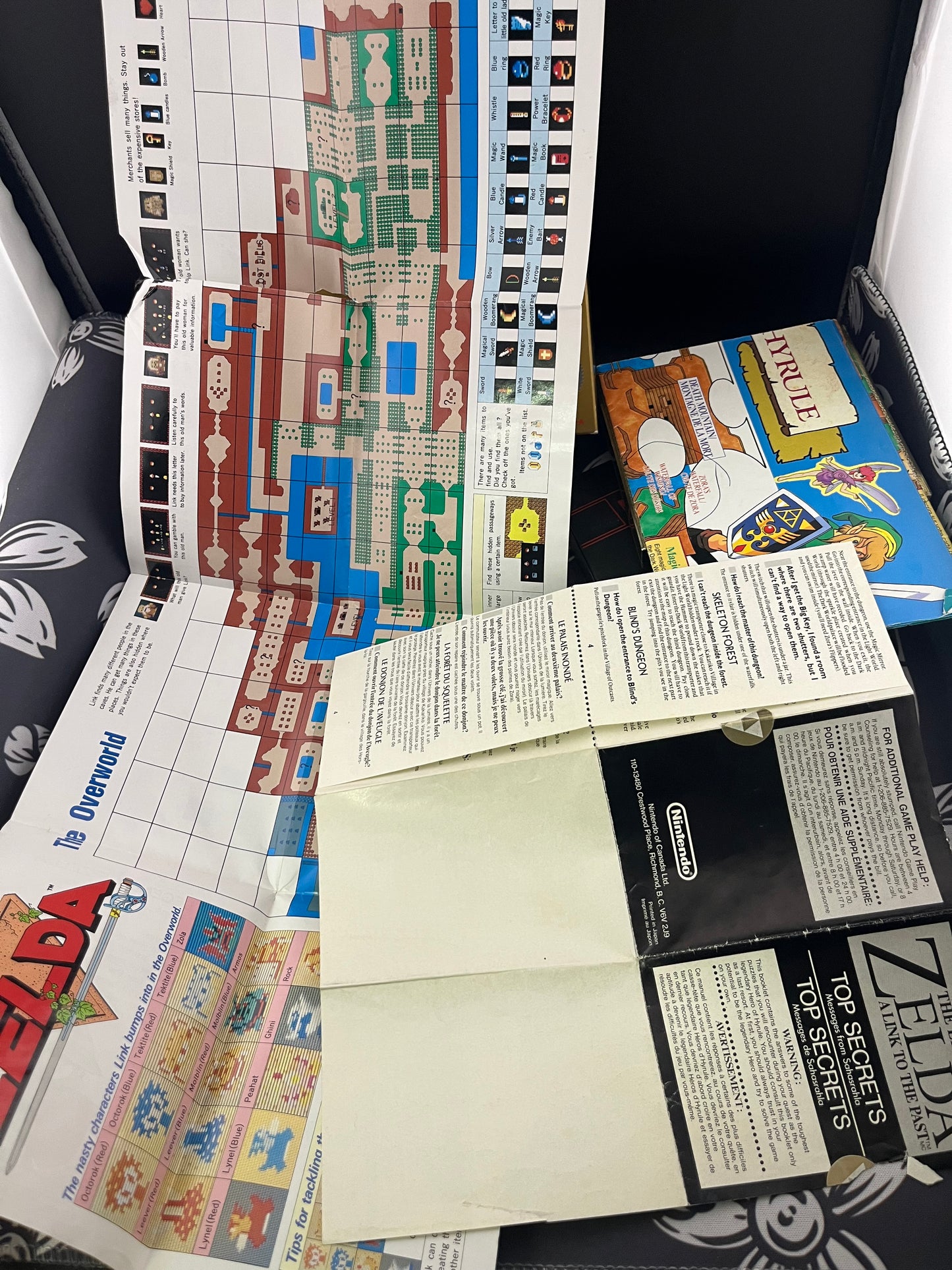 The Legend of Zelda (1987) Gold NES CIB + Map