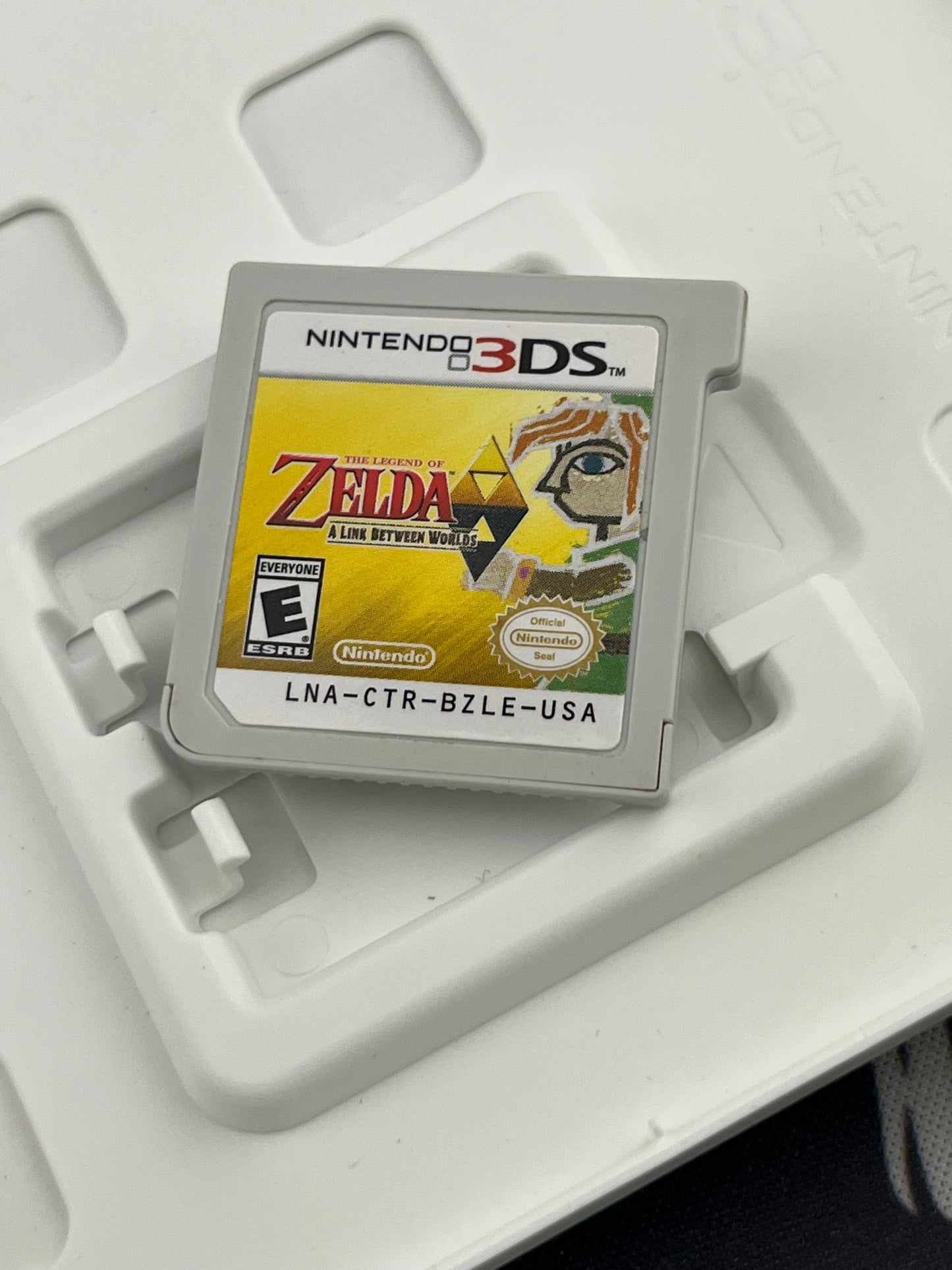 The Legend of Zelda Link Between Worlds 3DS CIB