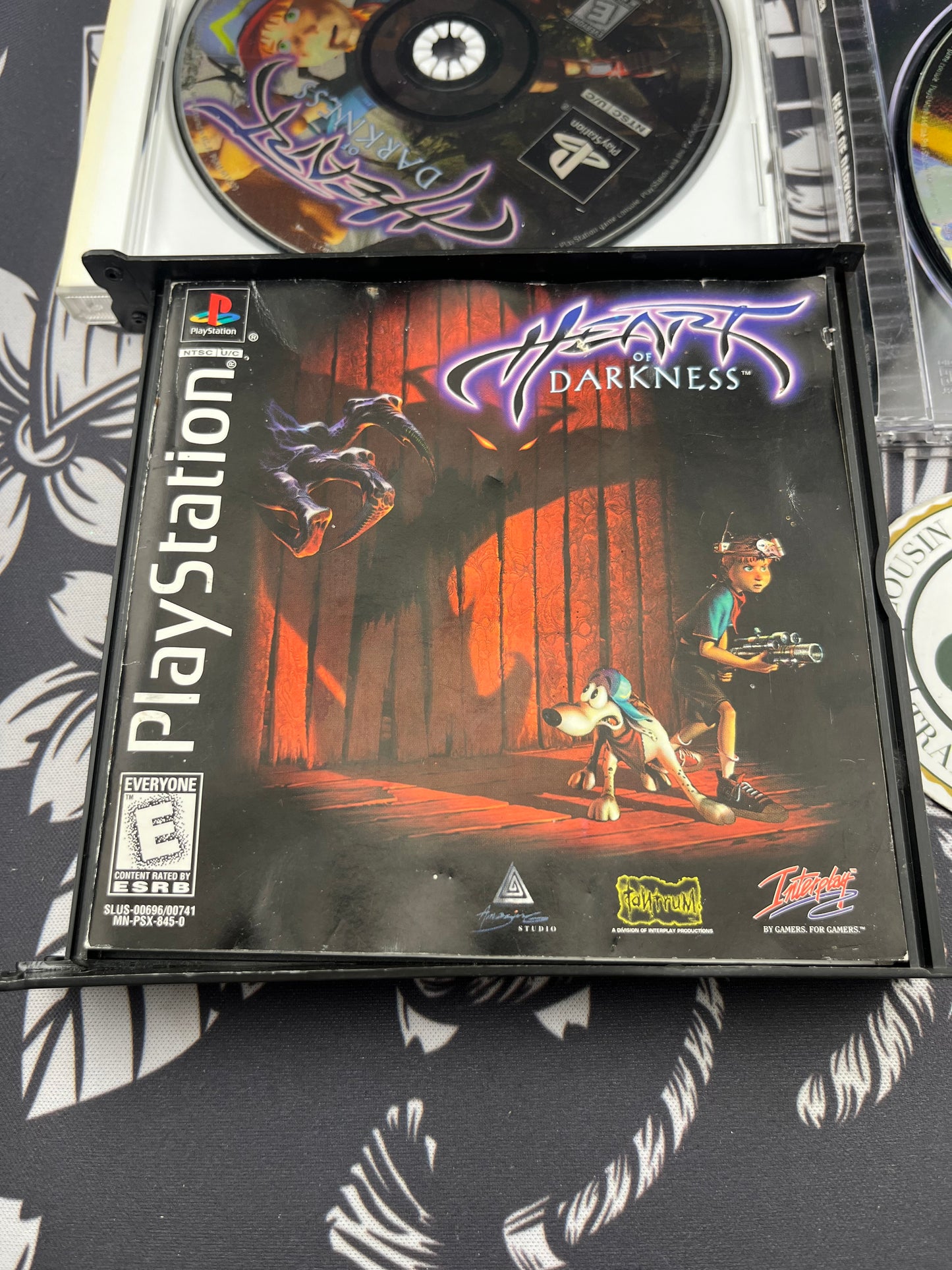Heart of Darkness (2 disc, damaged case) CIB PS1