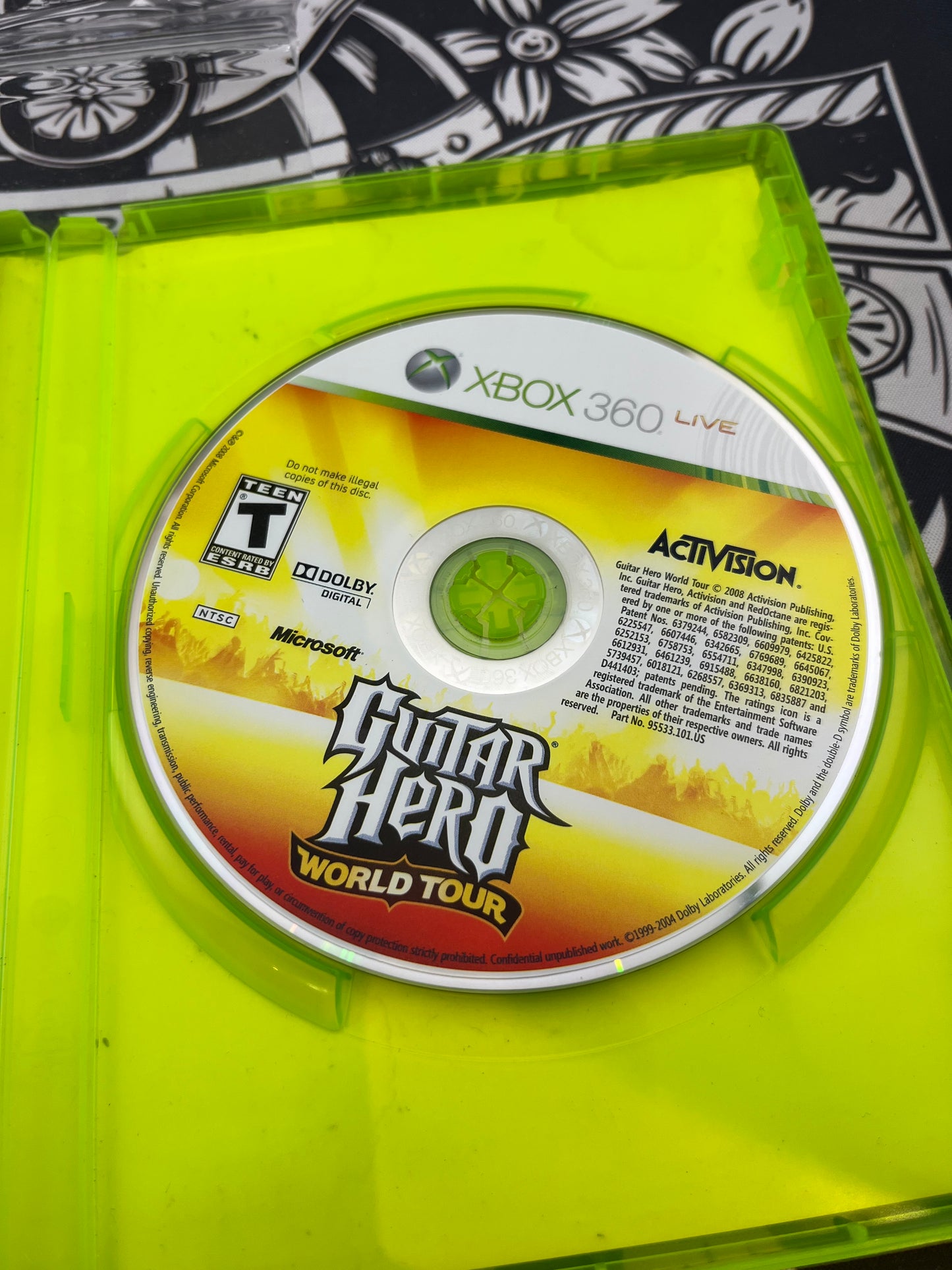 Guitar Hero World Tour Xbox 360 CIB (not for resale version)