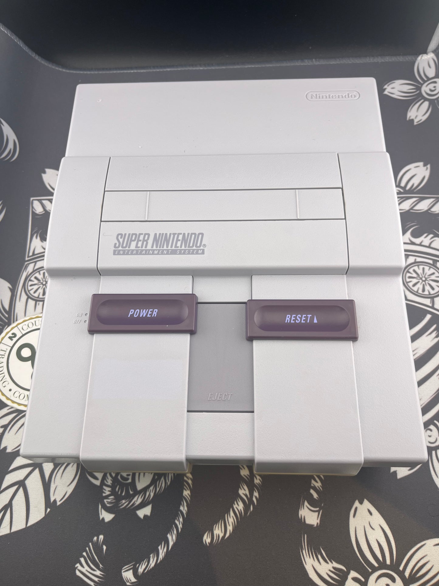 Super Nintendo SNES Base Console + 2 controllers, wires + 3 games