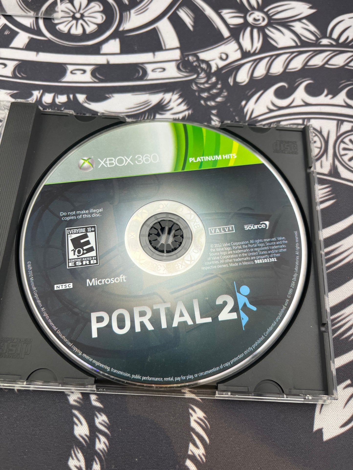 Portal 2 Xbox 360 Loose