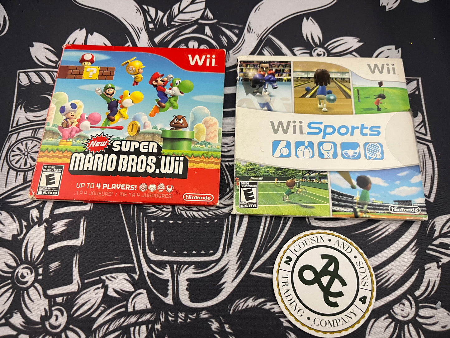 Nintendo Wii RVL-101 USA Black +2  Controllers + 2 Games