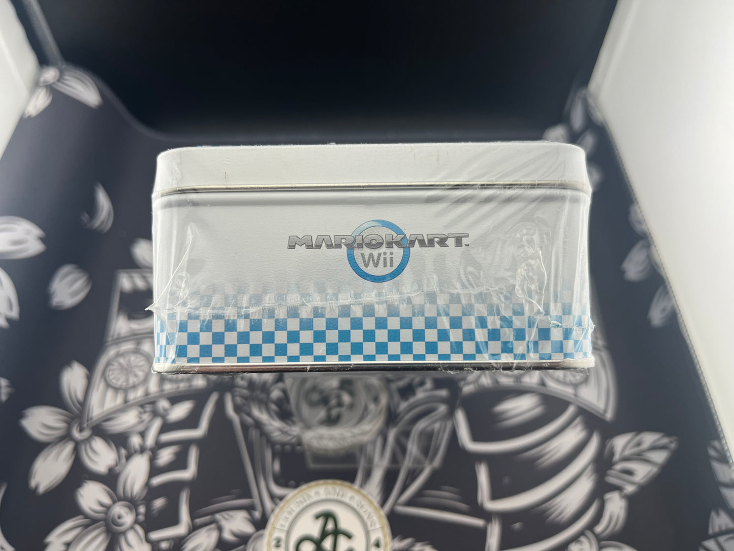Mario Kart Wii Trading Card collector’s tin