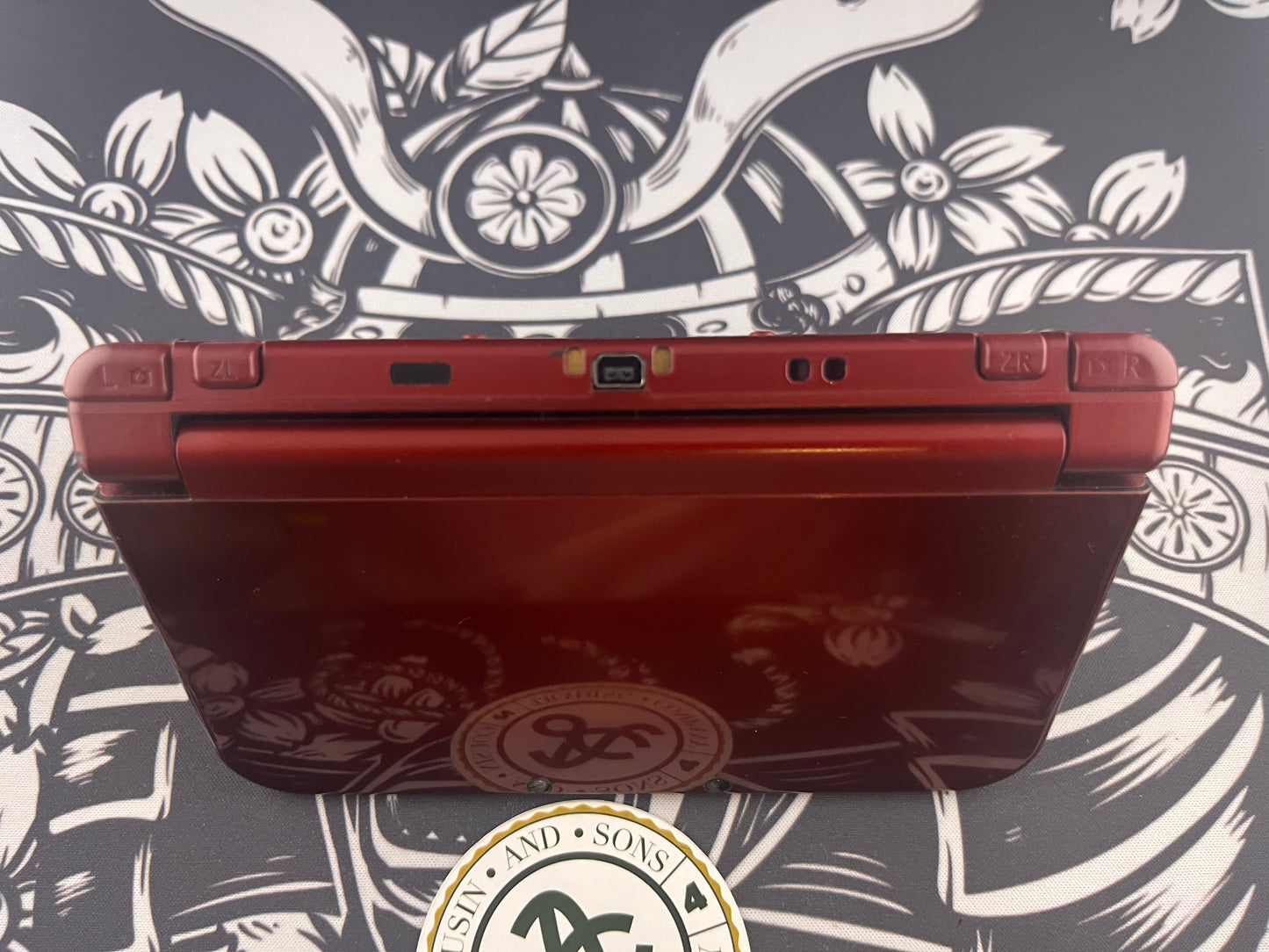 New Nintendo 3DS Xl Red with 3 games