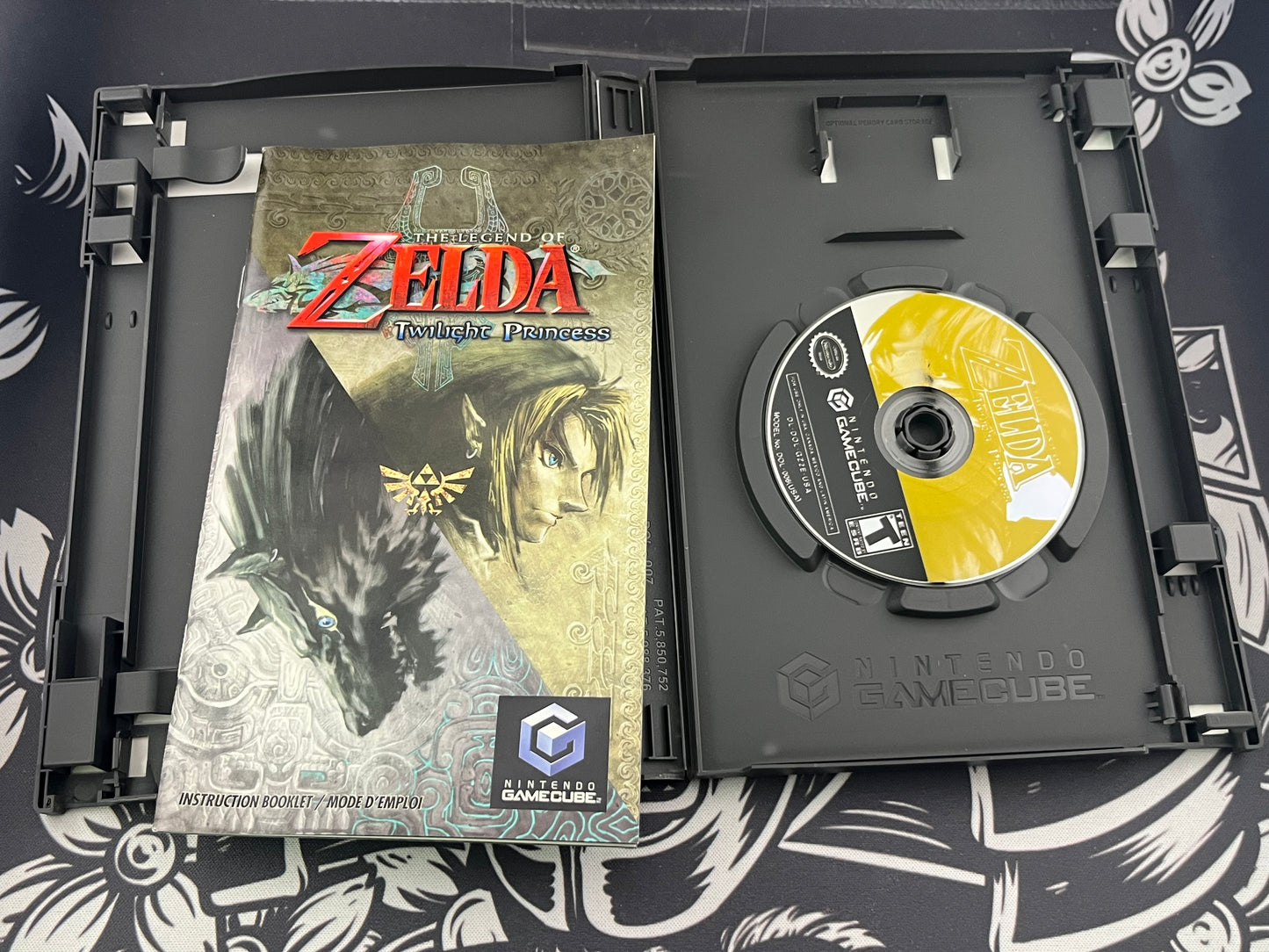 The Legend of Zelda Twilight Princess GameCube CIB Manual Only