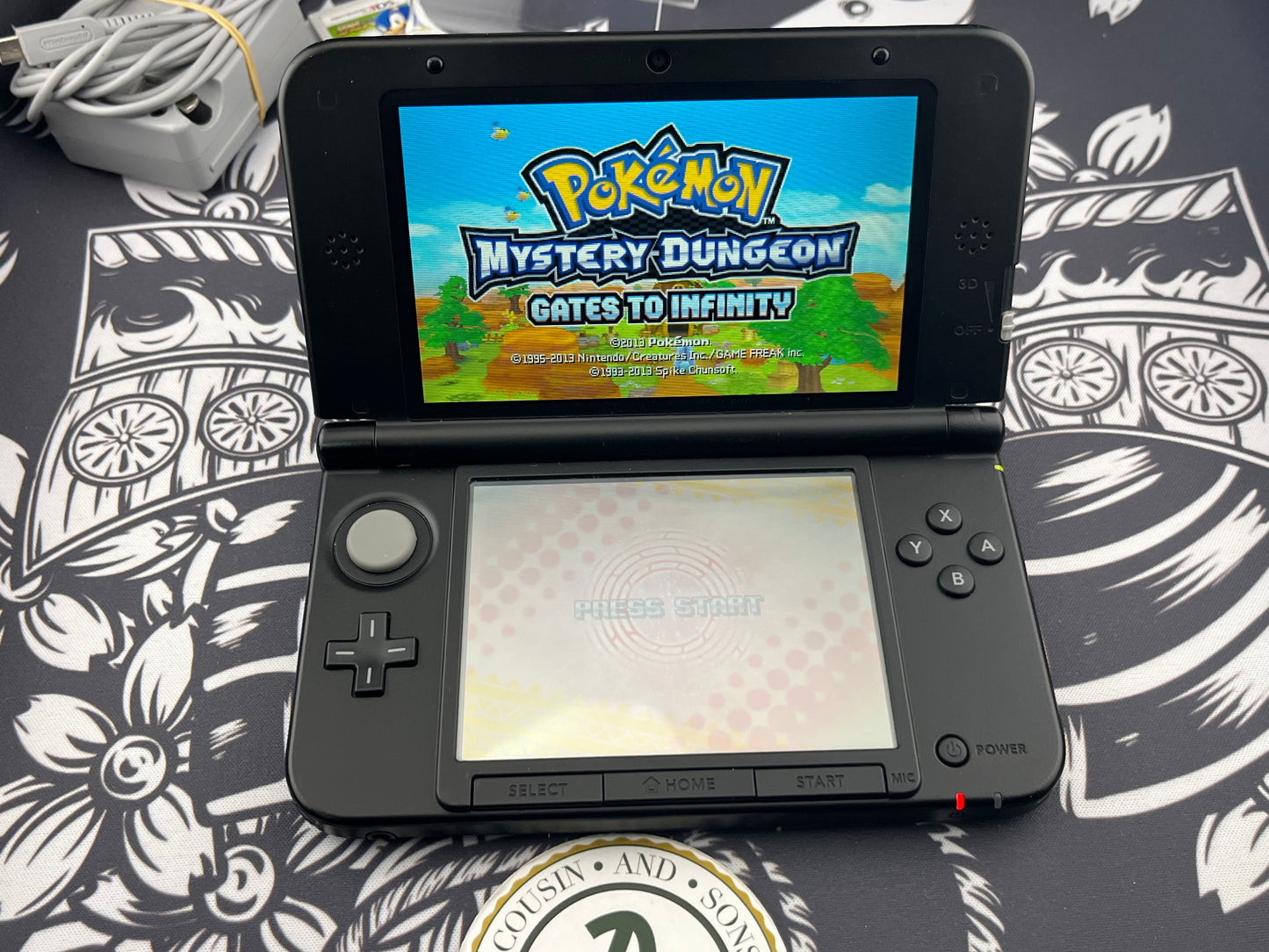 Black and Blue 3DS XL Loose with 4 Games