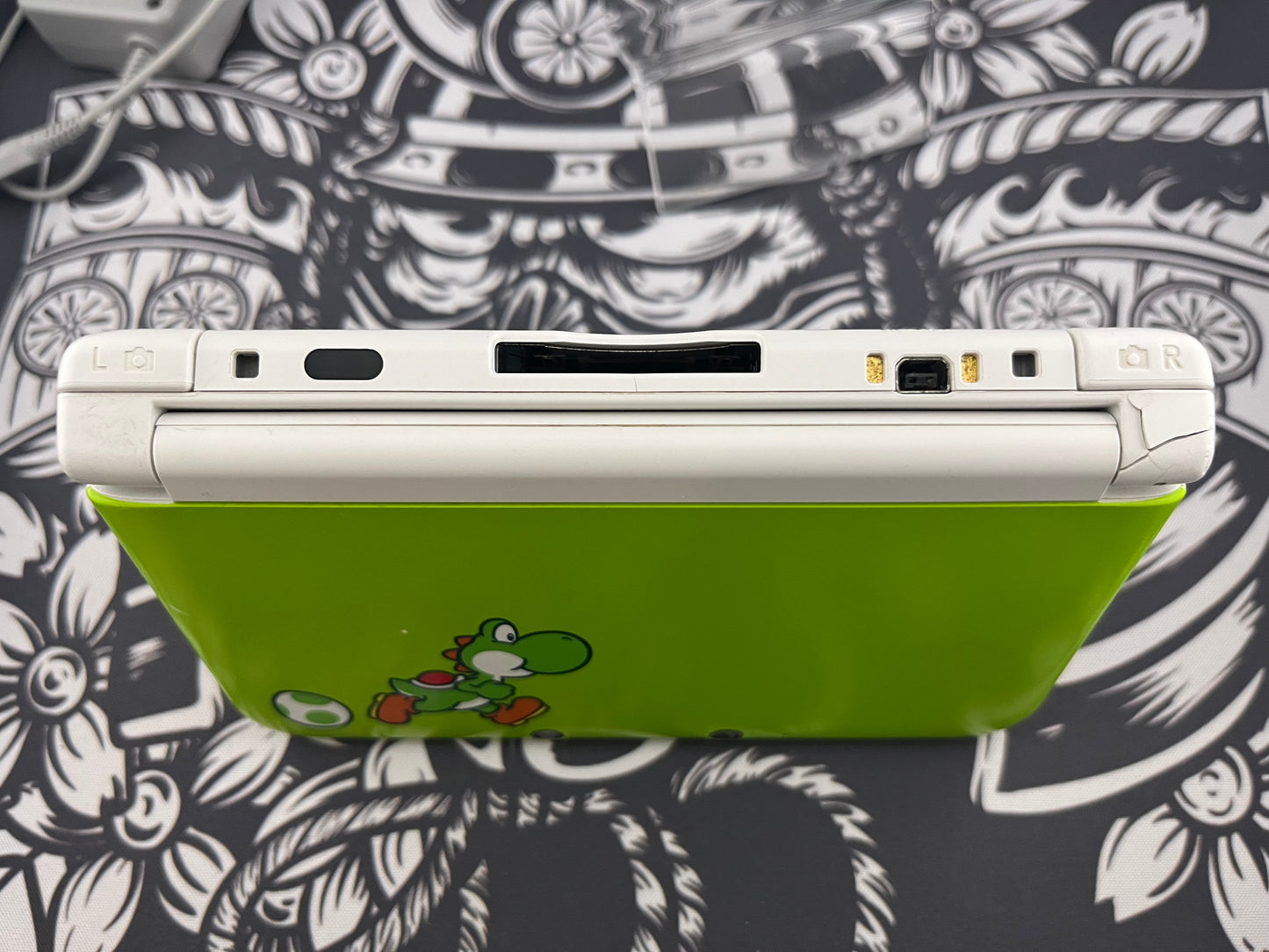 Nintendo 3DS XL Yoshi Special Edition Green White Handheld Console w/ Charger (small hinge crack)