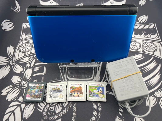 Black and Blue 3DS XL Loose with 4 Games
