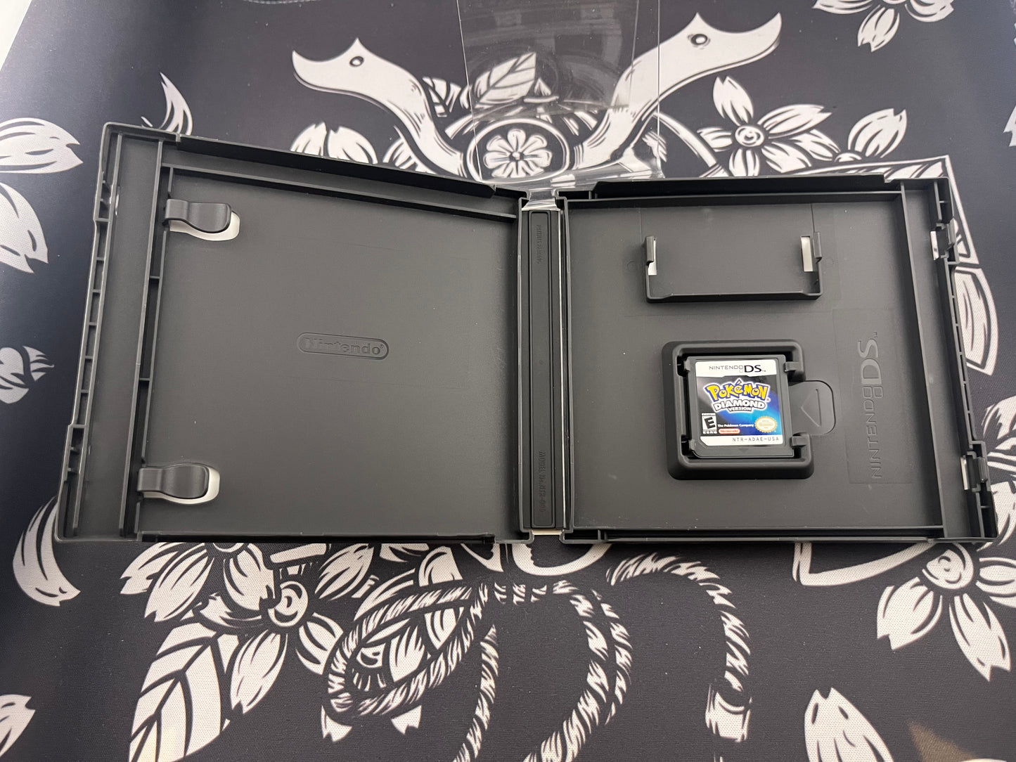 Pokémon Diamond DS Game and Case