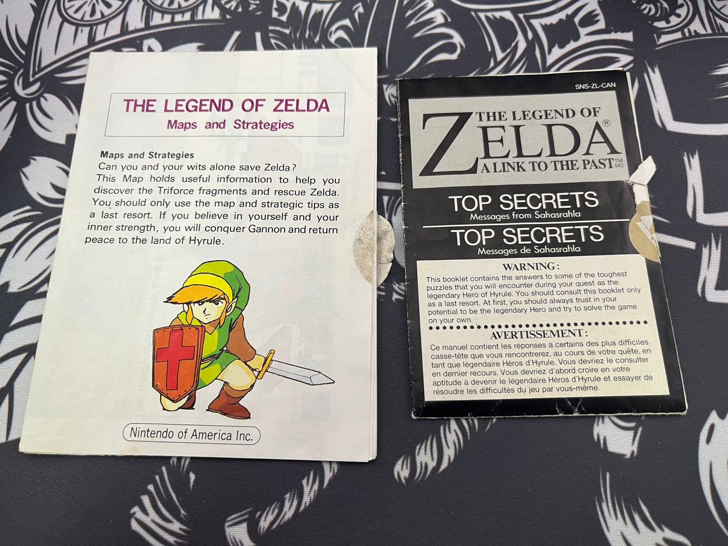 The Legend of Zelda (1987) Gold NES CIB + Map